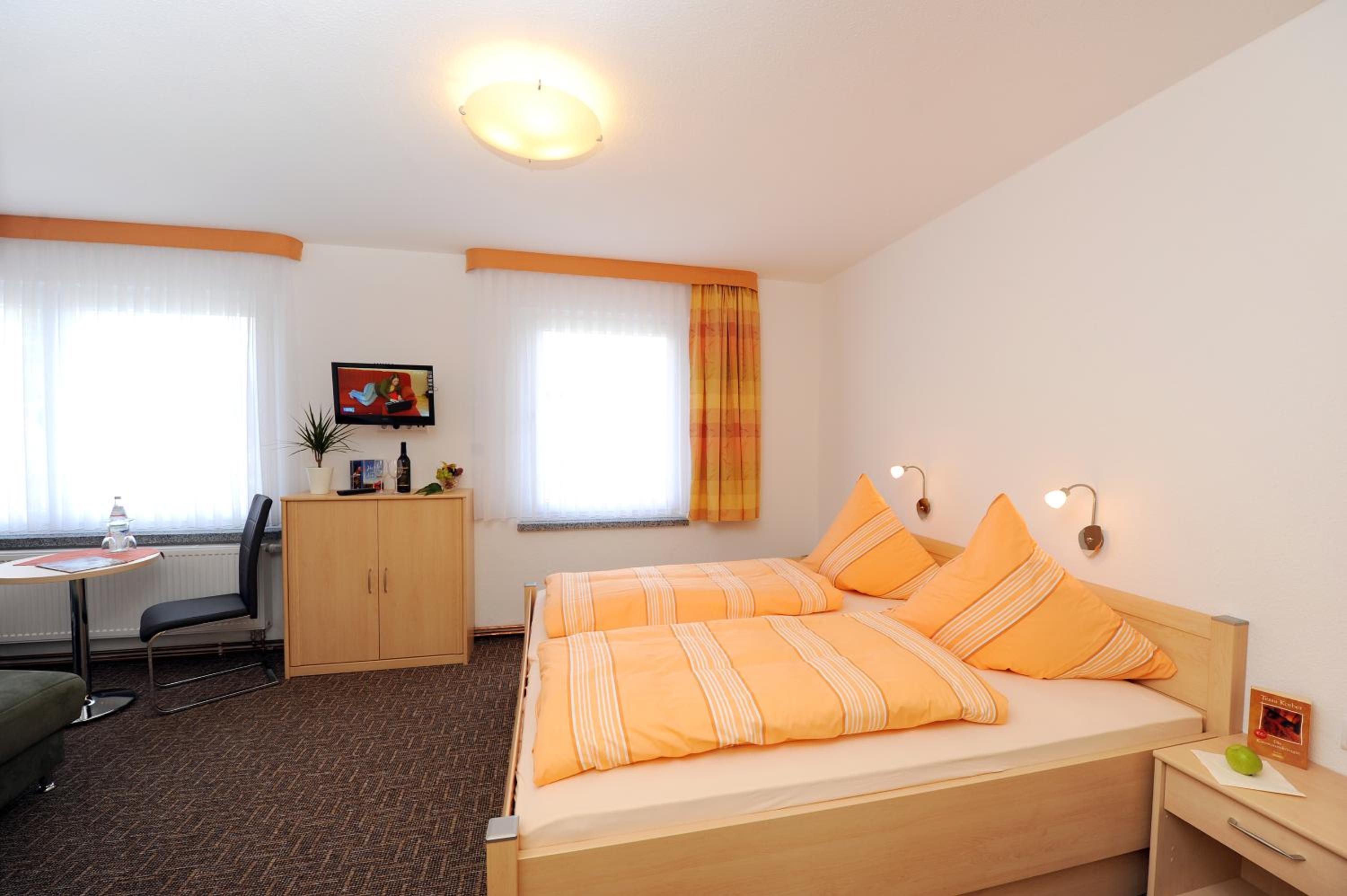 Double Room with Private Bathroom photo 3