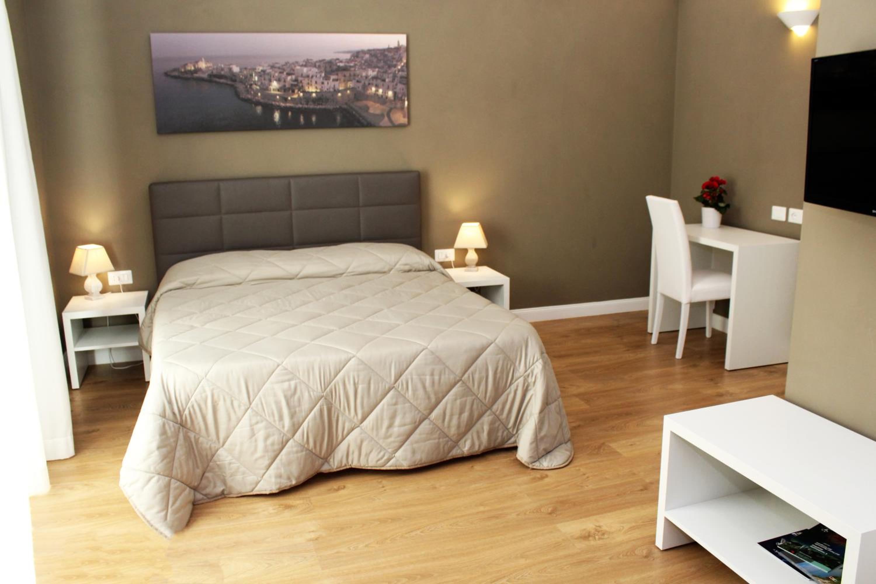 Double Room with Terrace - Photo 4