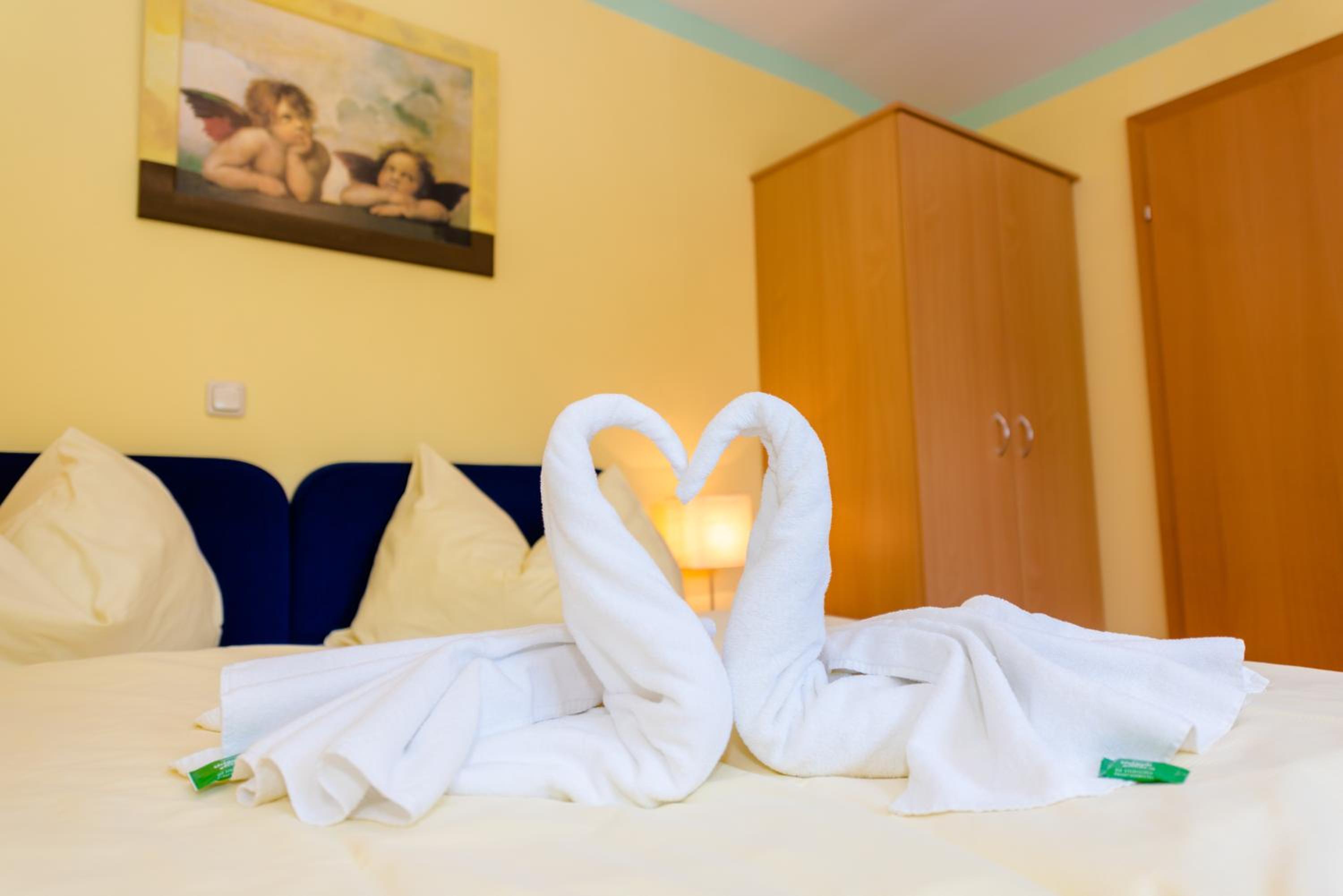 Double Room - Photo 9