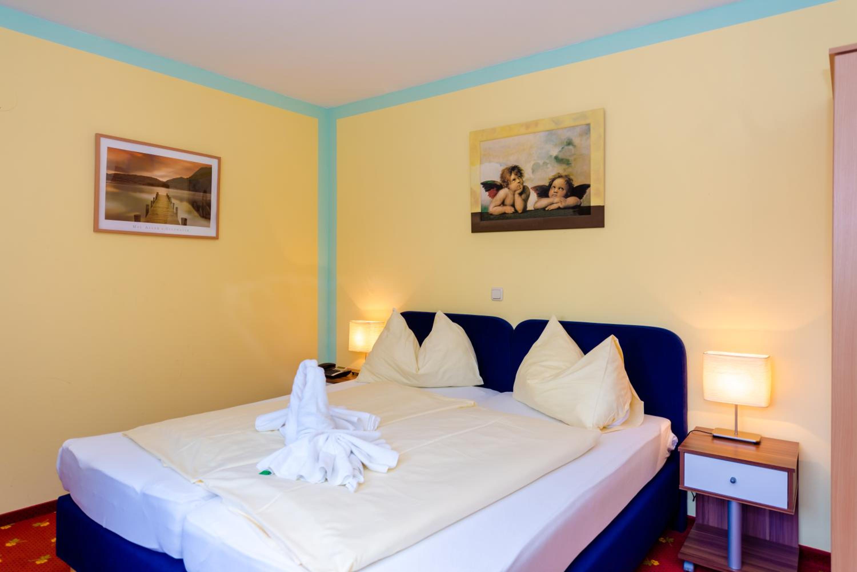 Double Room - Photo 3
