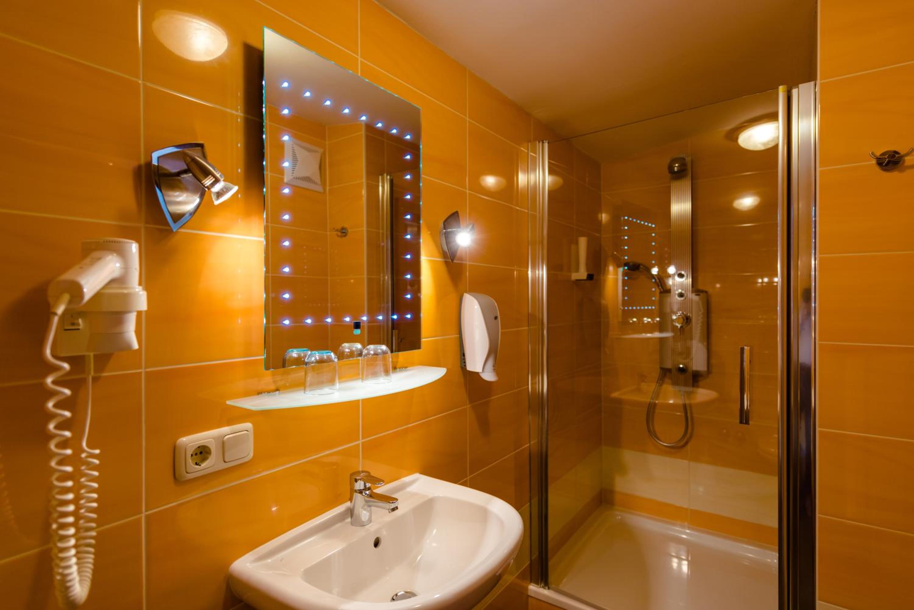 Double Room - Photo 14