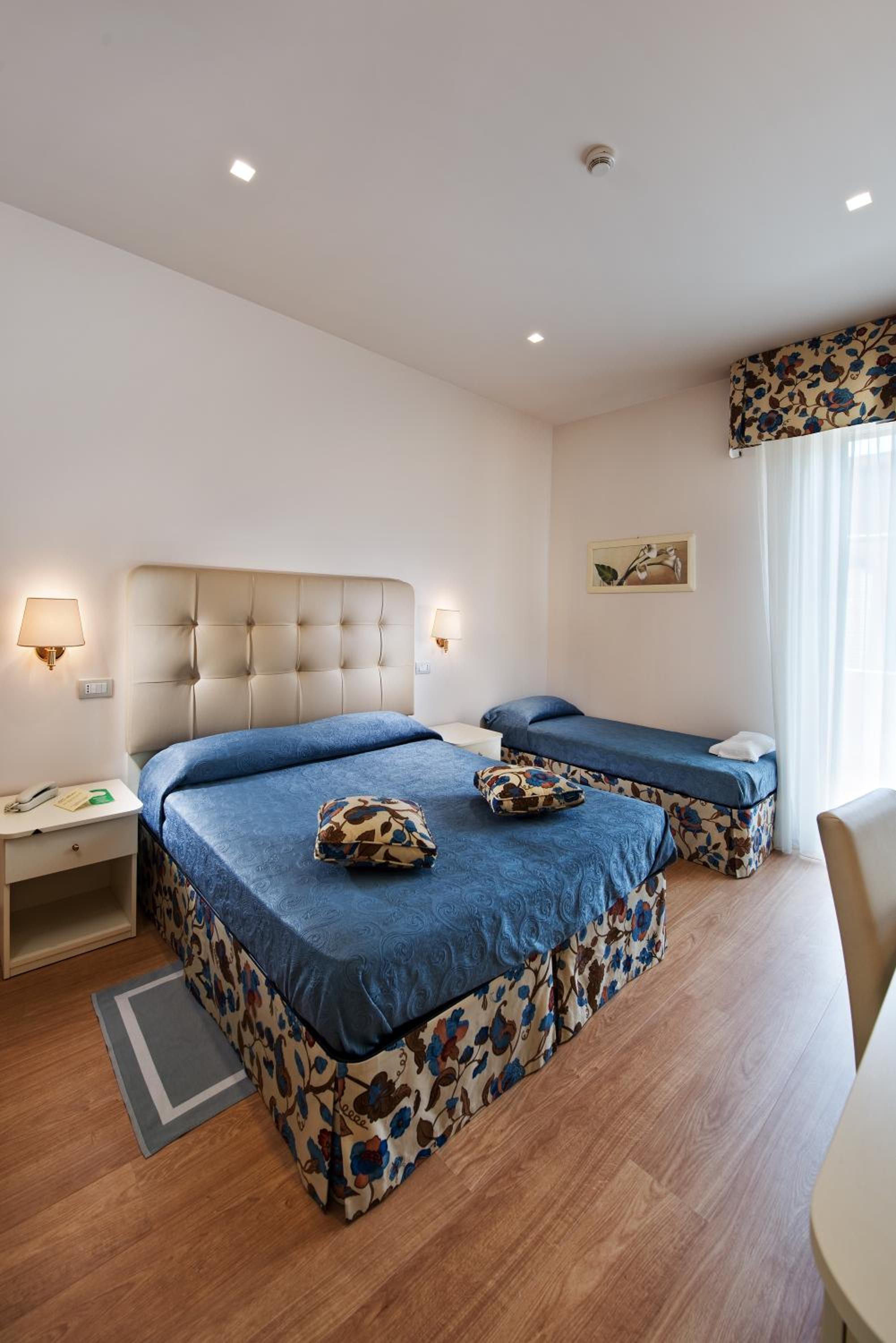 Triple Room with Balcony photo 3