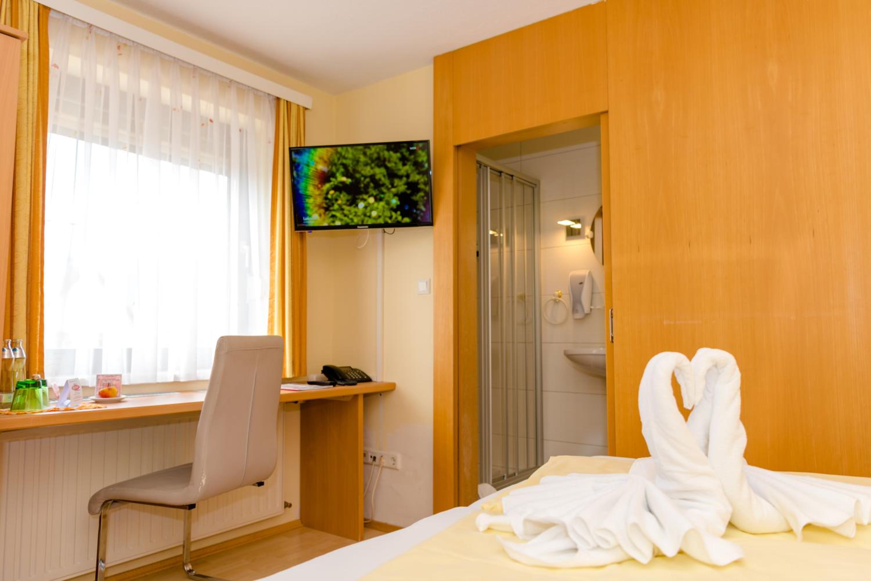 Double Room - Photo 4