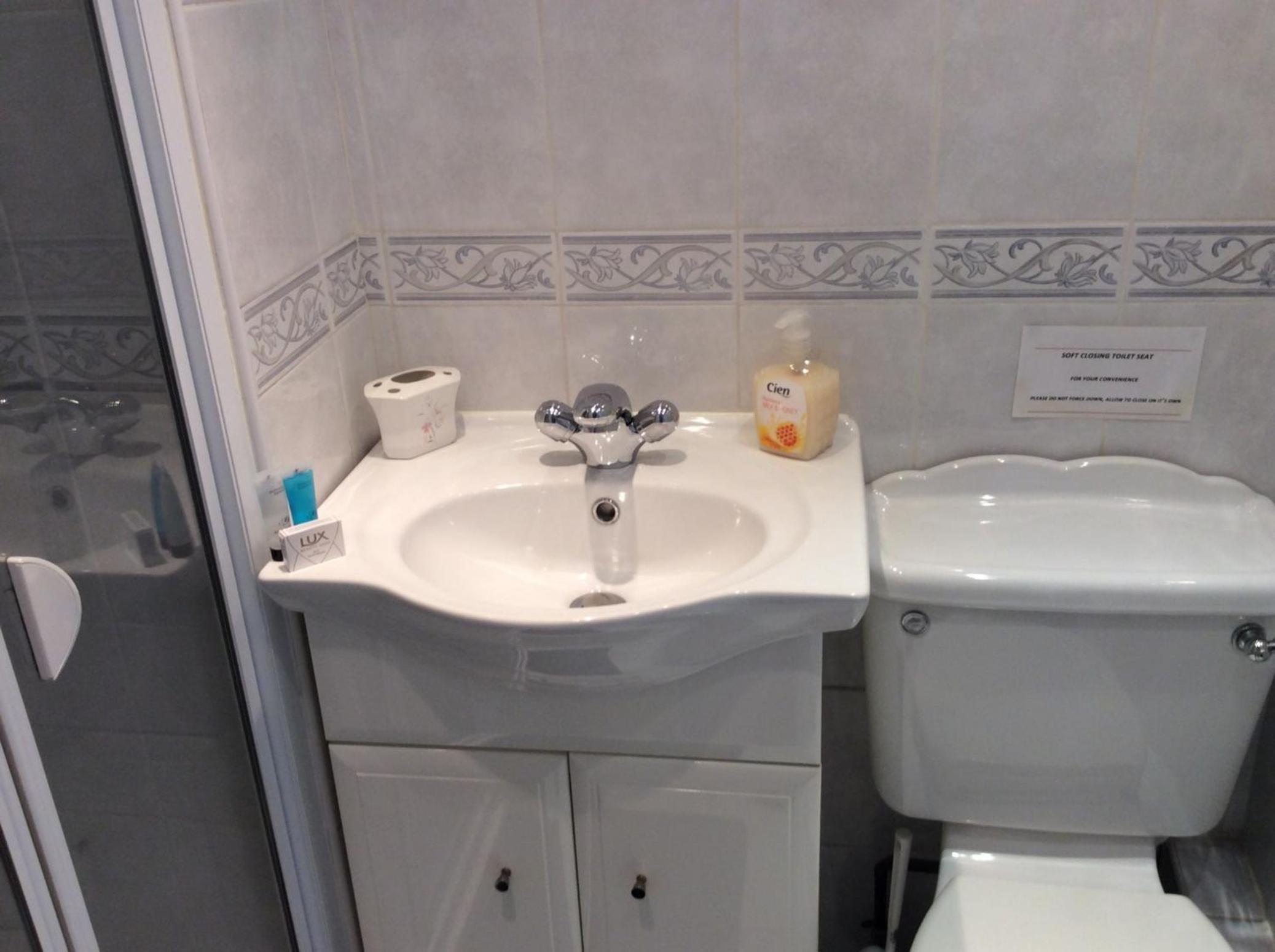 Triple Room with Shower - Photo 9