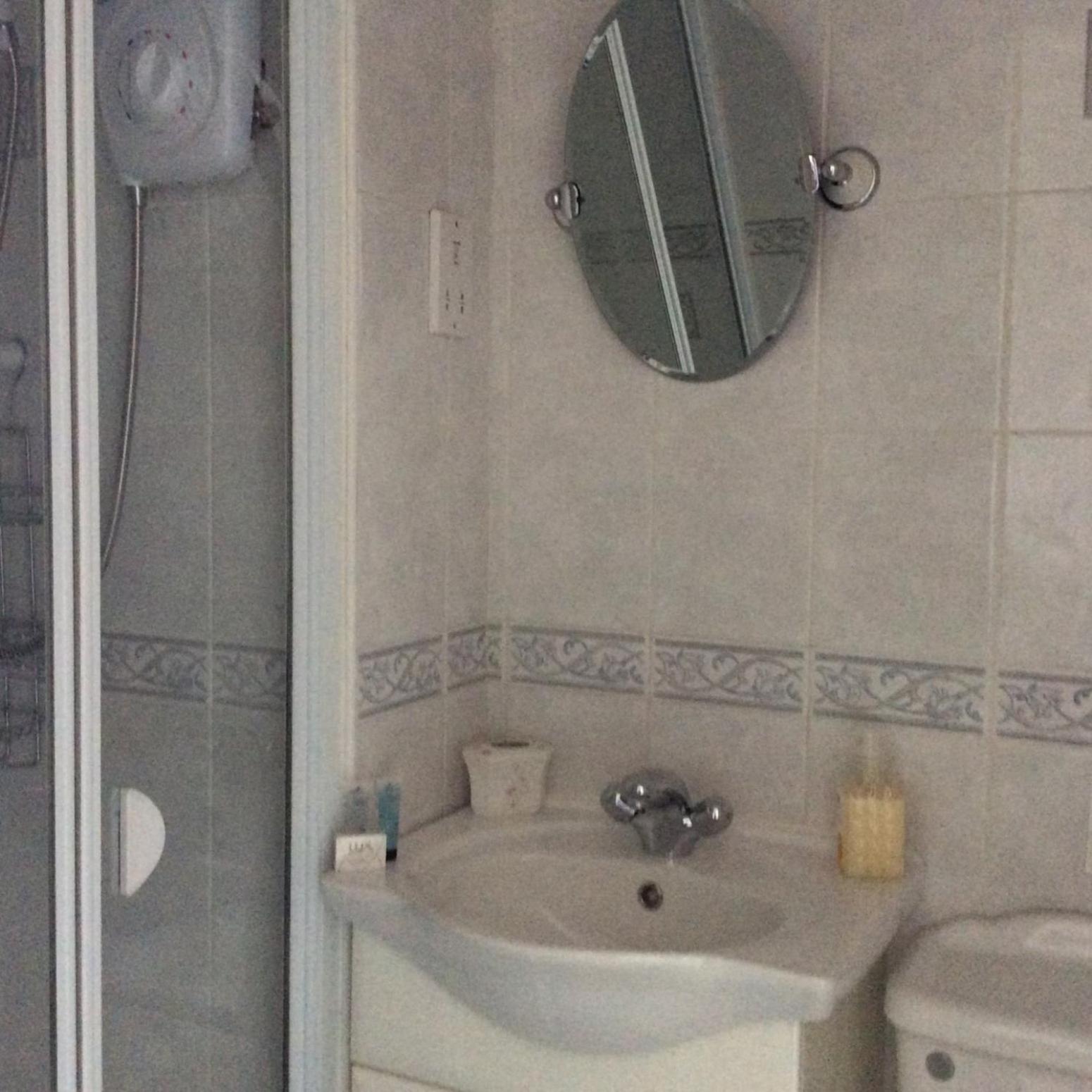 Triple Room with Shower - Photo 22