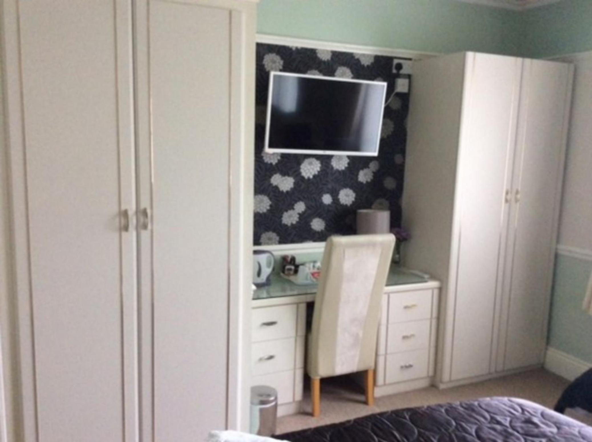 Triple Room with Shower - Photo 12