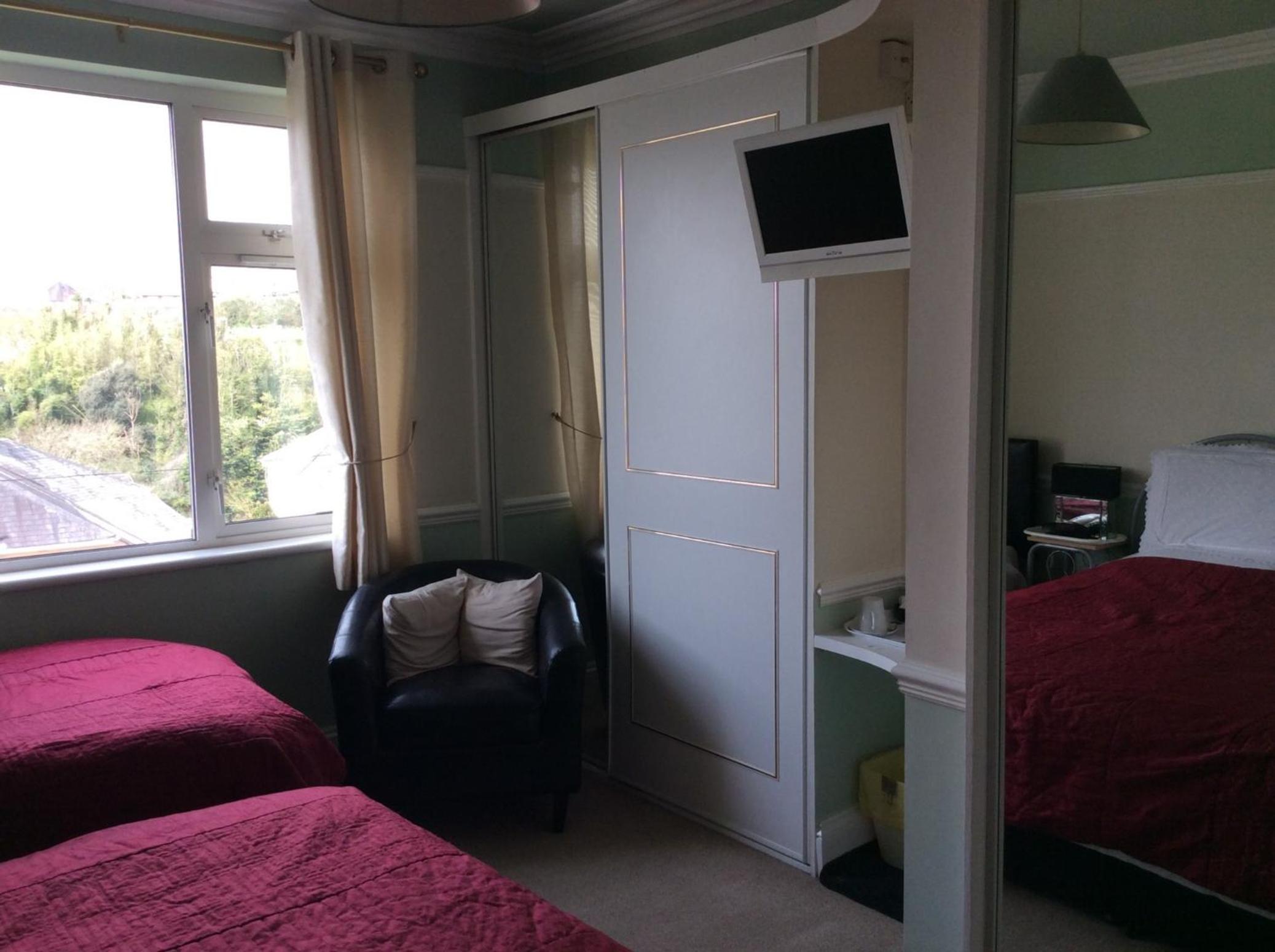 Triple Room with Shower - Photo 15