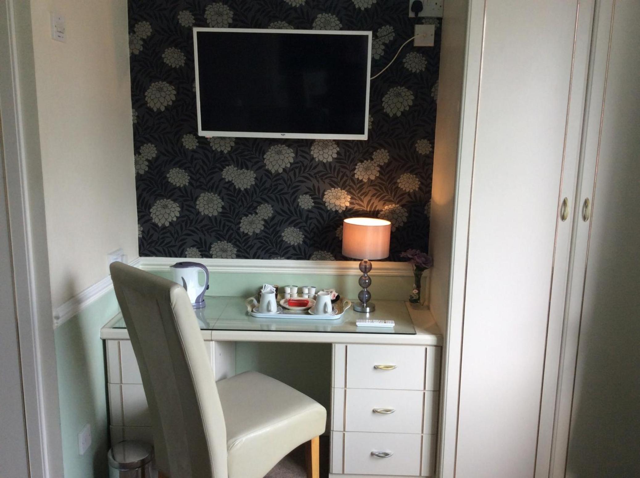 Triple Room with Shower - Photo 18