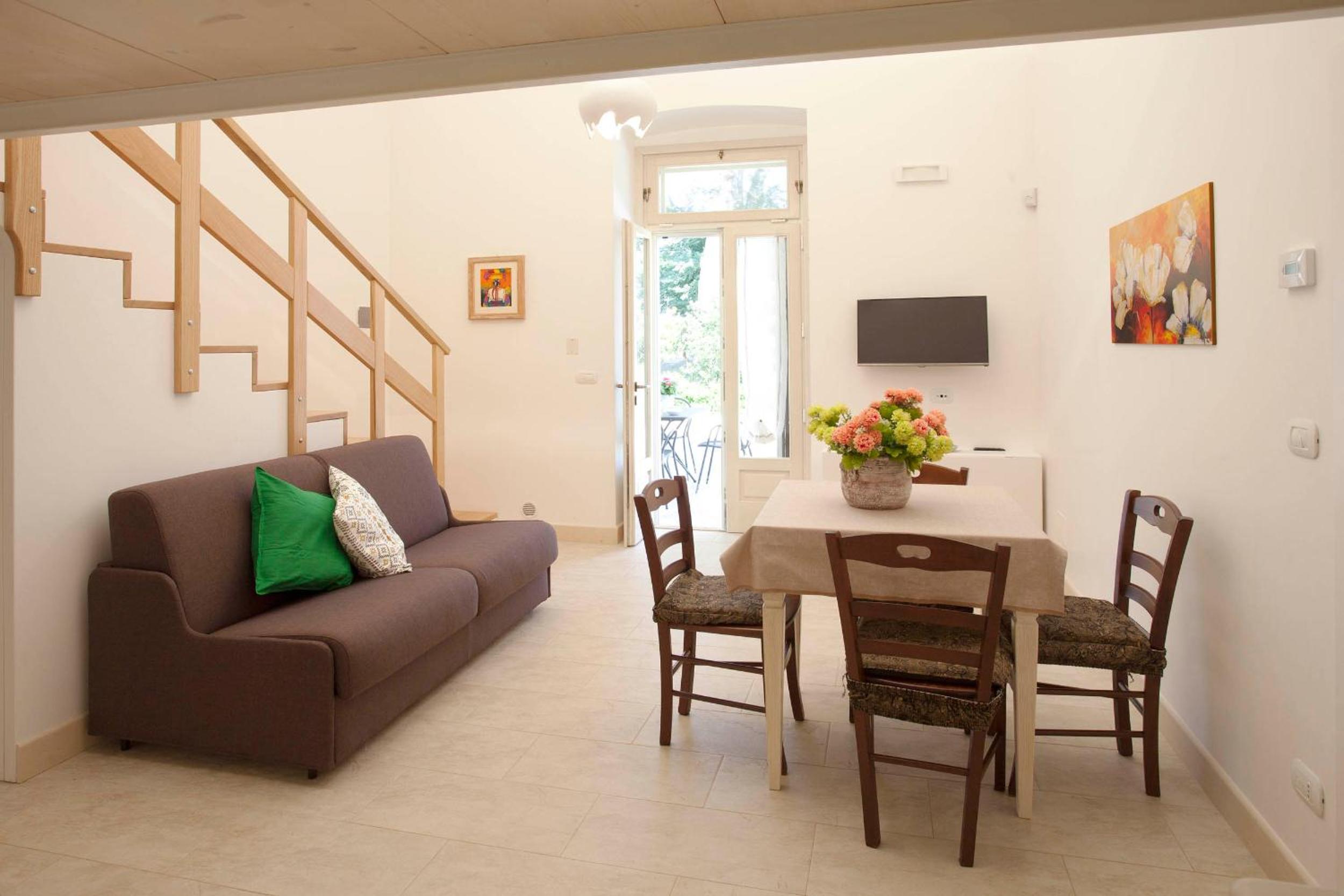 One-Bedroom Apartment with Split Level (4 Adults) photo 3