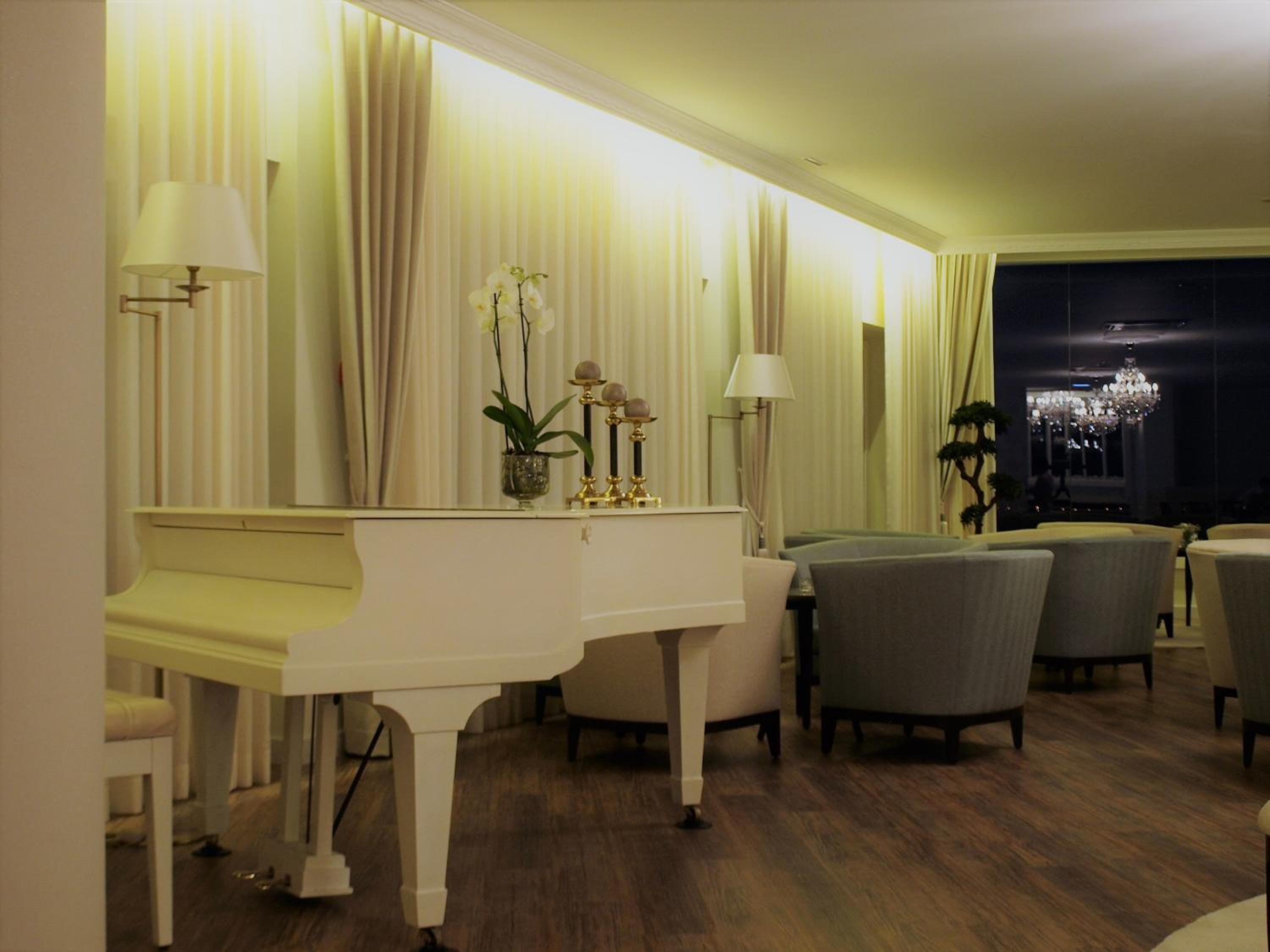 Double or Twin Room with Romantic Package photo 3