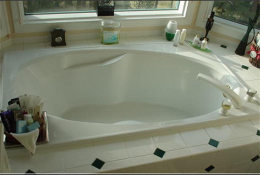 Deluxe Suite with Lake View photo 3