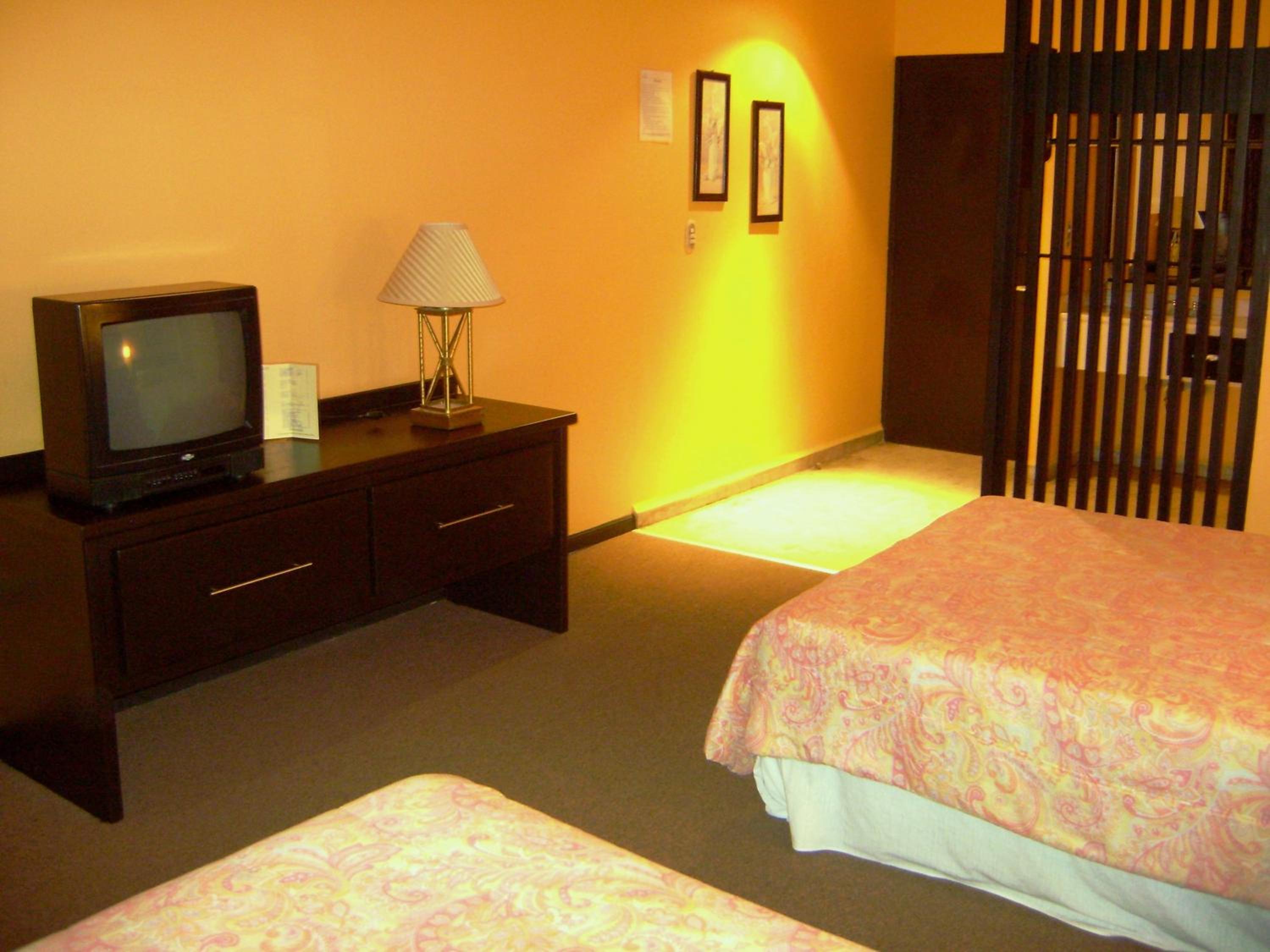 Standard Twin Room - Photo 3