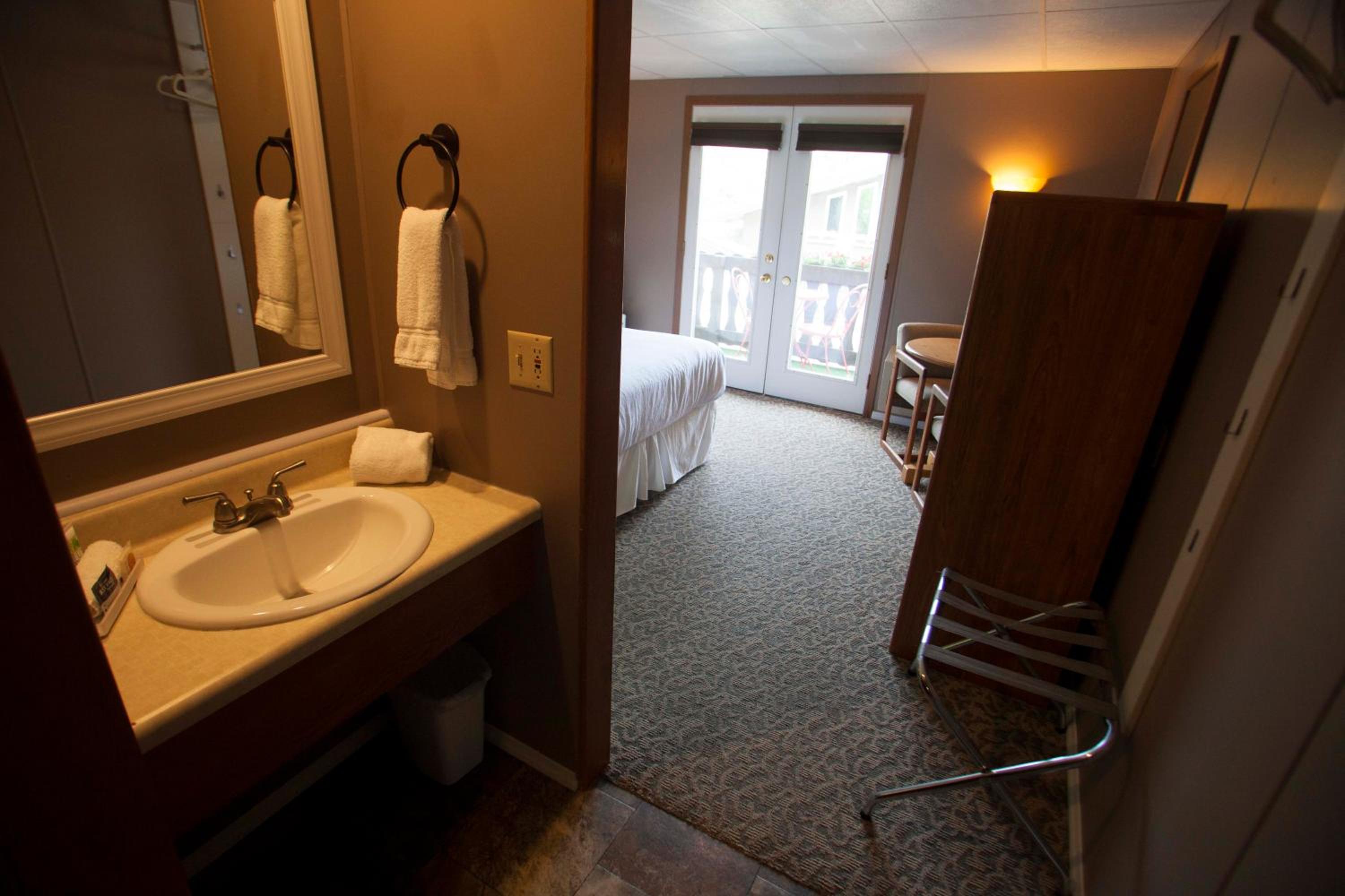 Queen Room photo 3