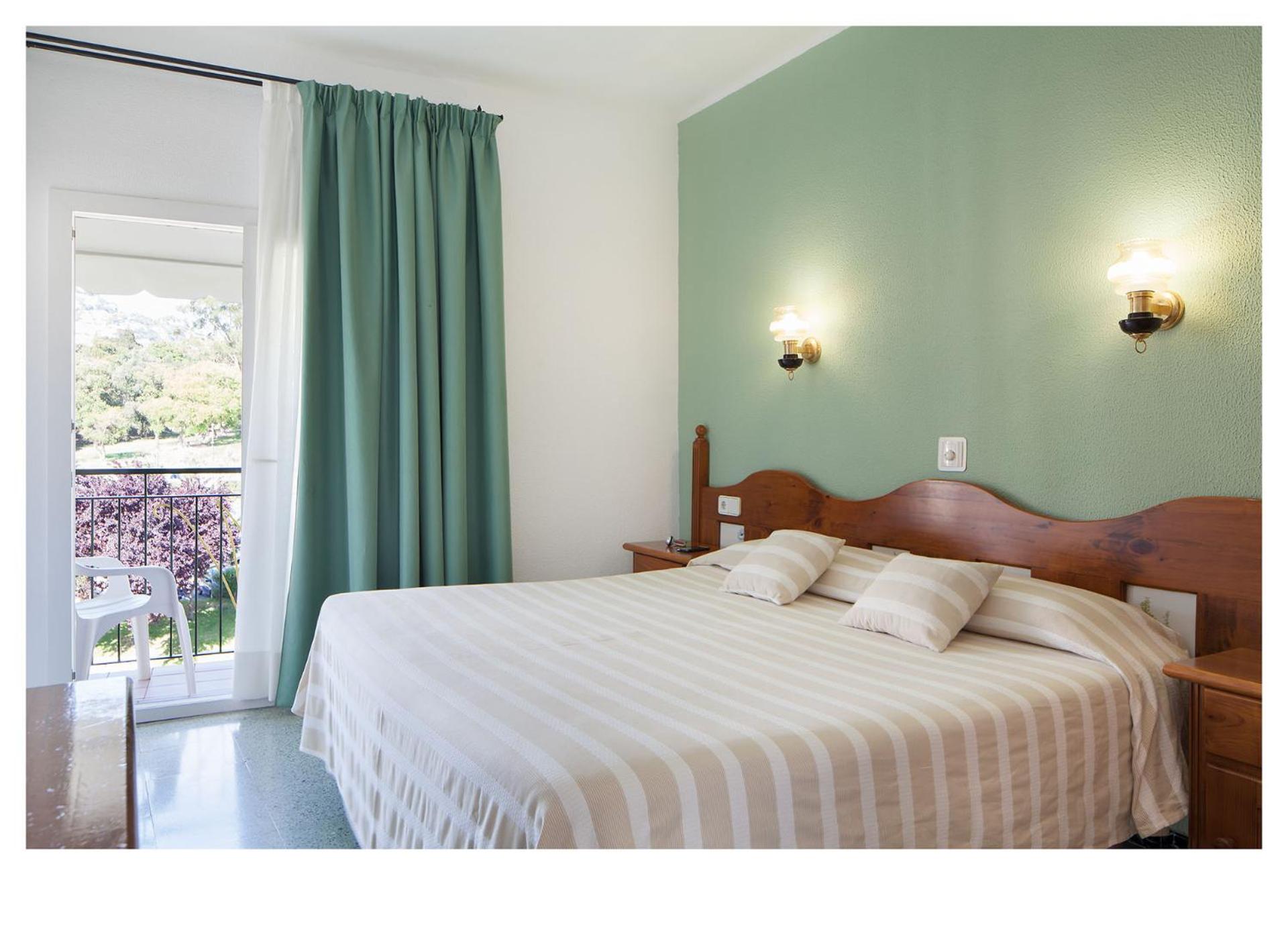 Double or Twin Room photo 3