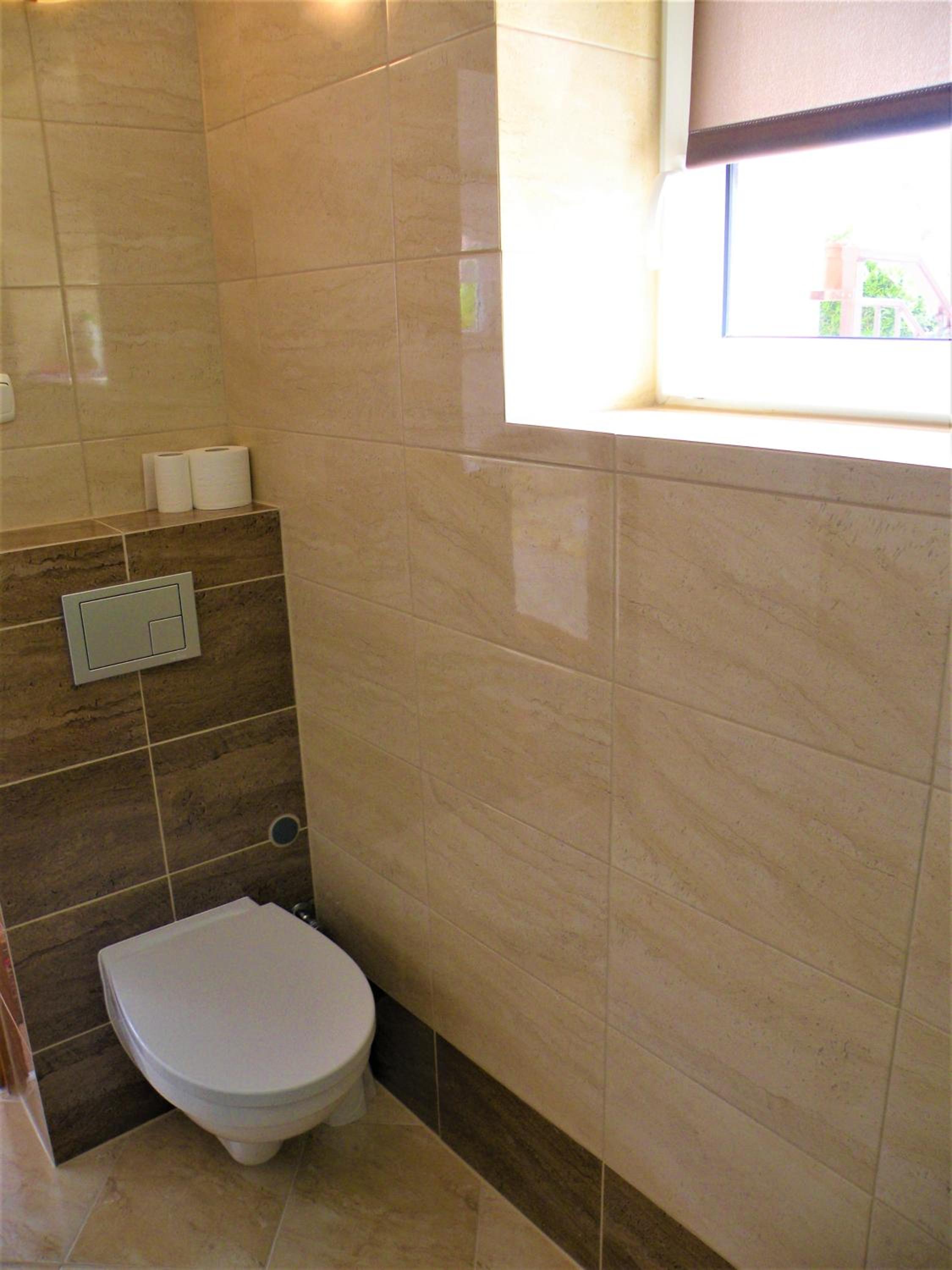 Double Room with Private Bathroom - Photo 18