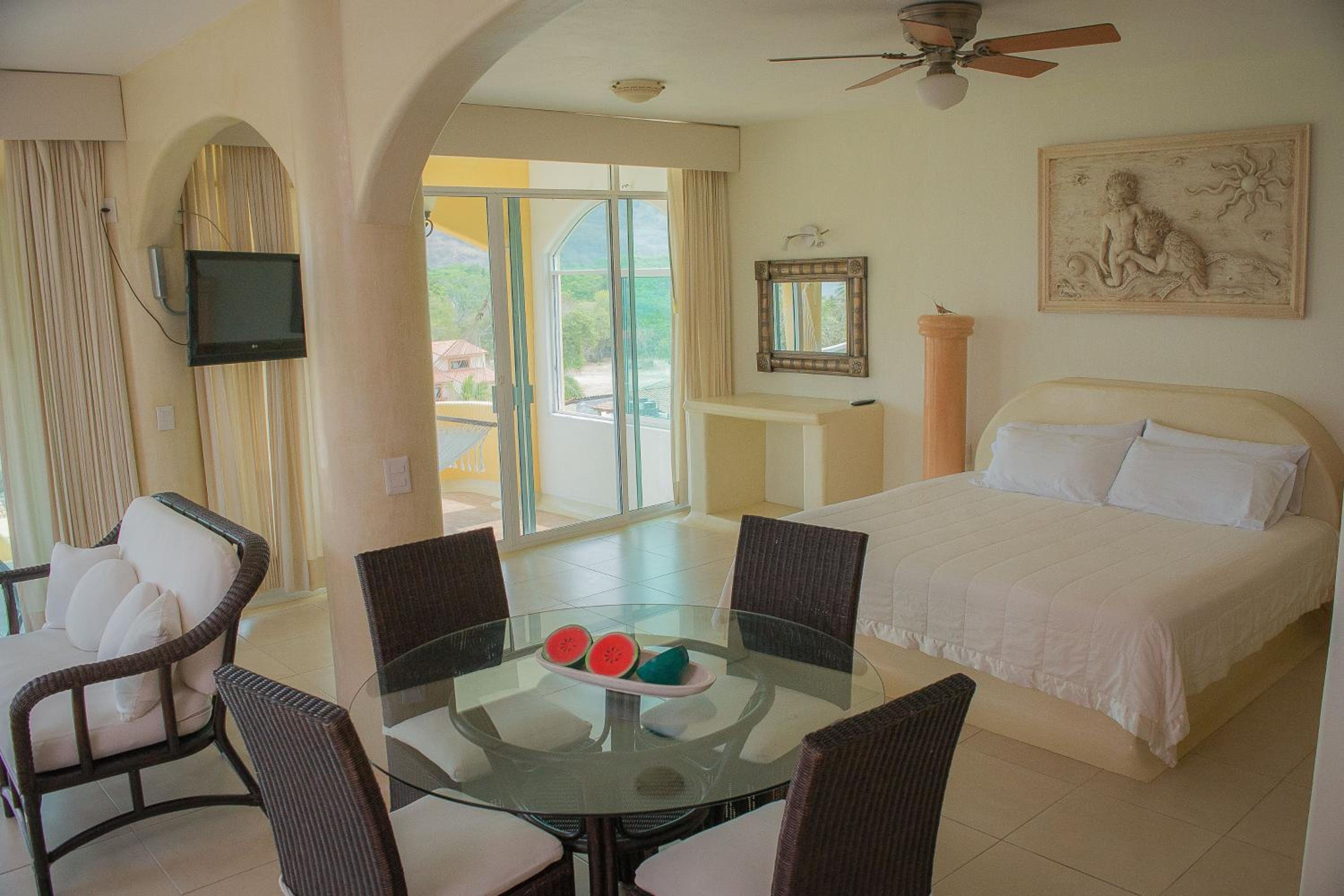 Deluxe Bungalow photo 1