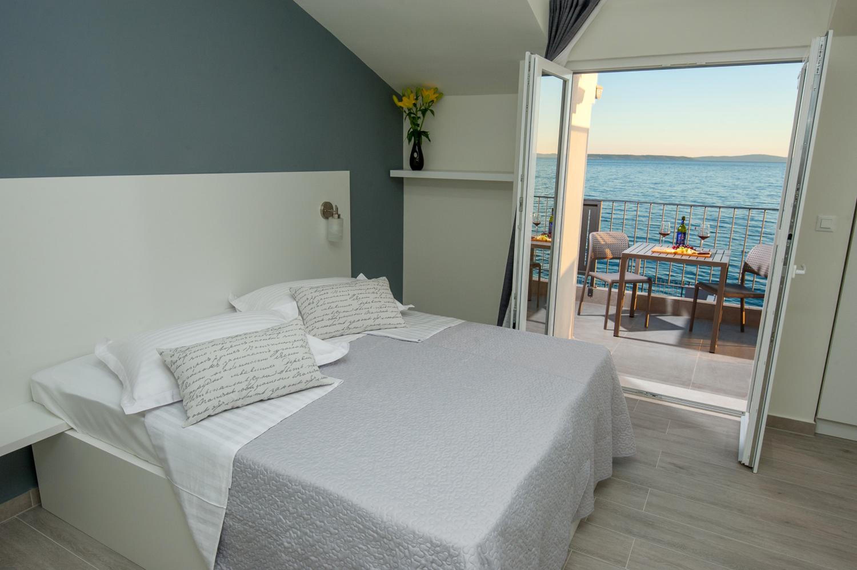 Studio Apartment with Sea View photo 2