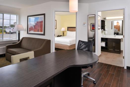 One-Bedroom Suite with Sofa Bed - Photo 1
