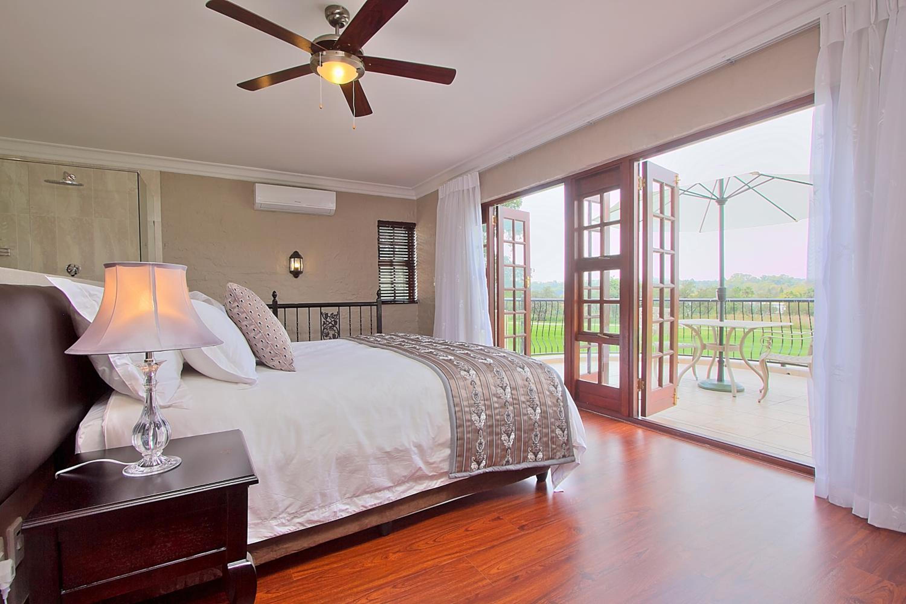 Superior King Room photo 1