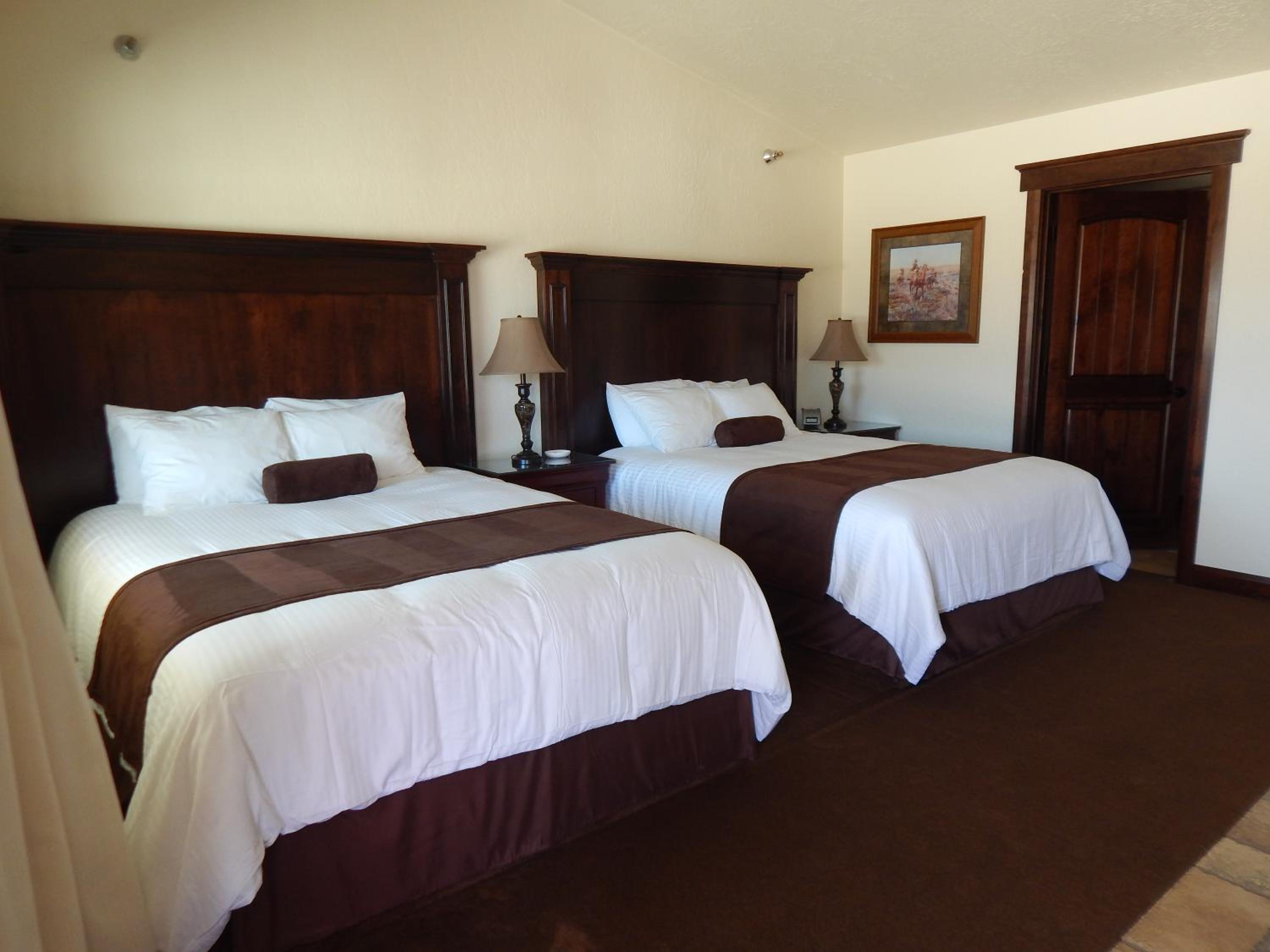 Deluxe Queen Suite photo 1