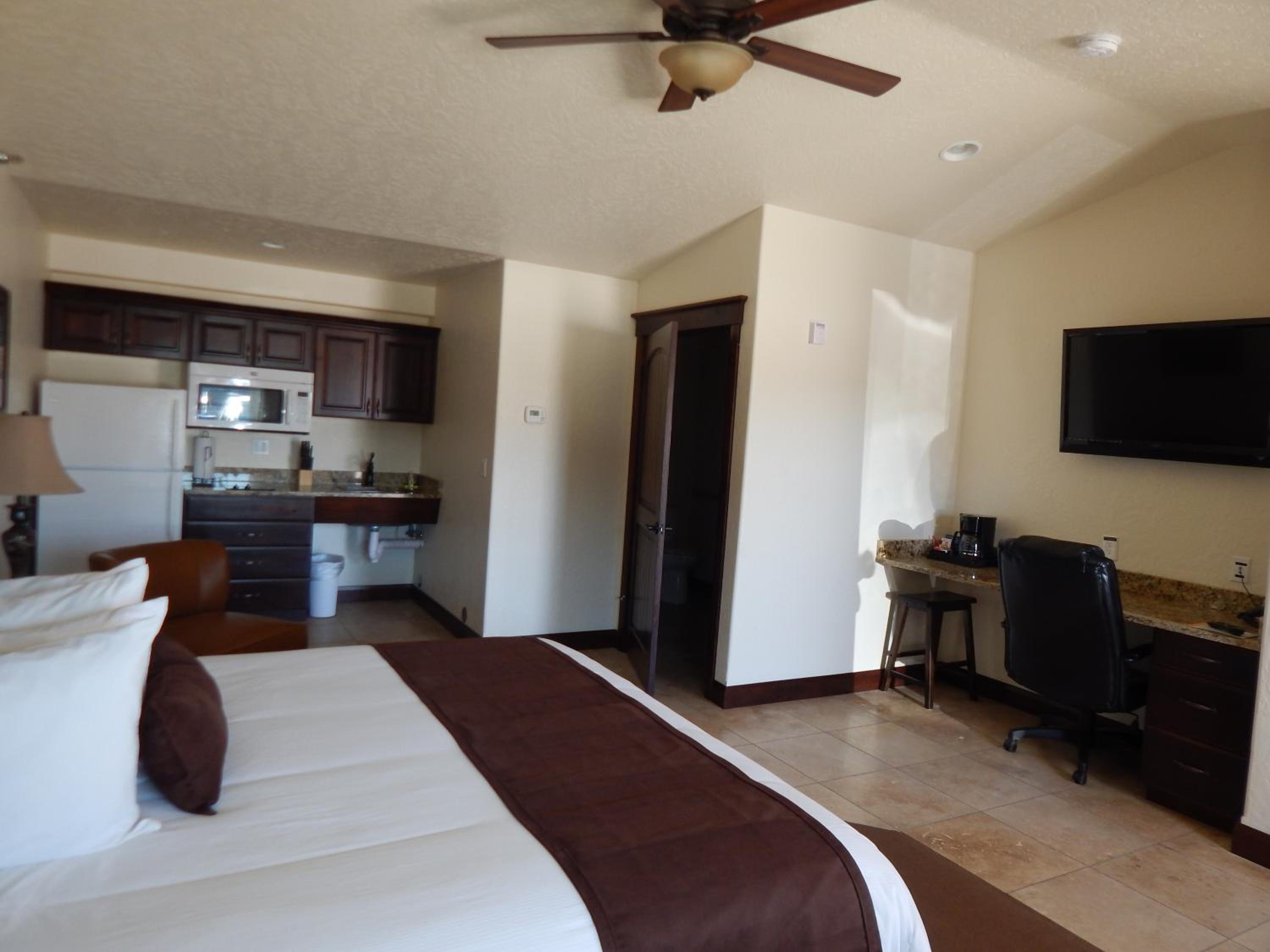 King Suite - Disability Access photo 2