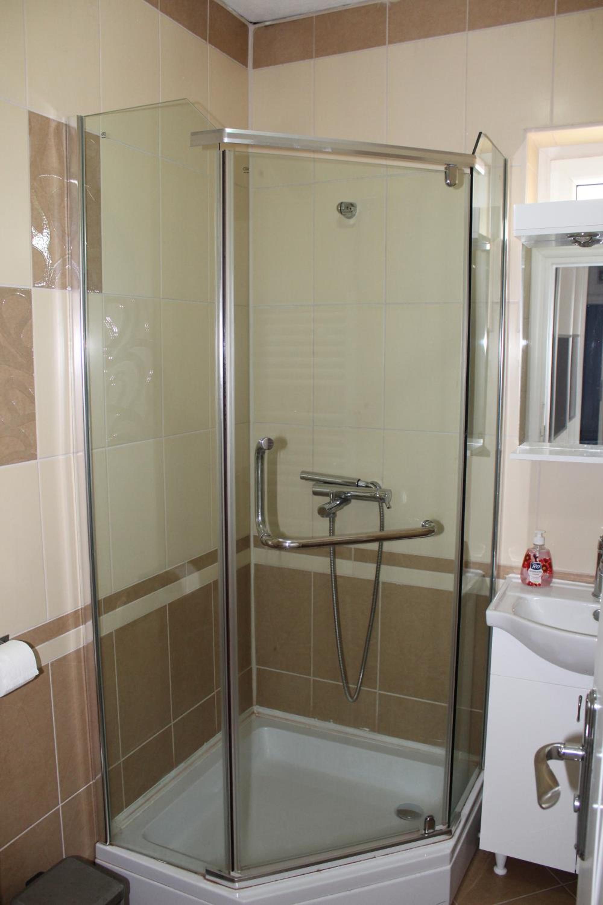 One-Bedroom Apartment - Photo 14