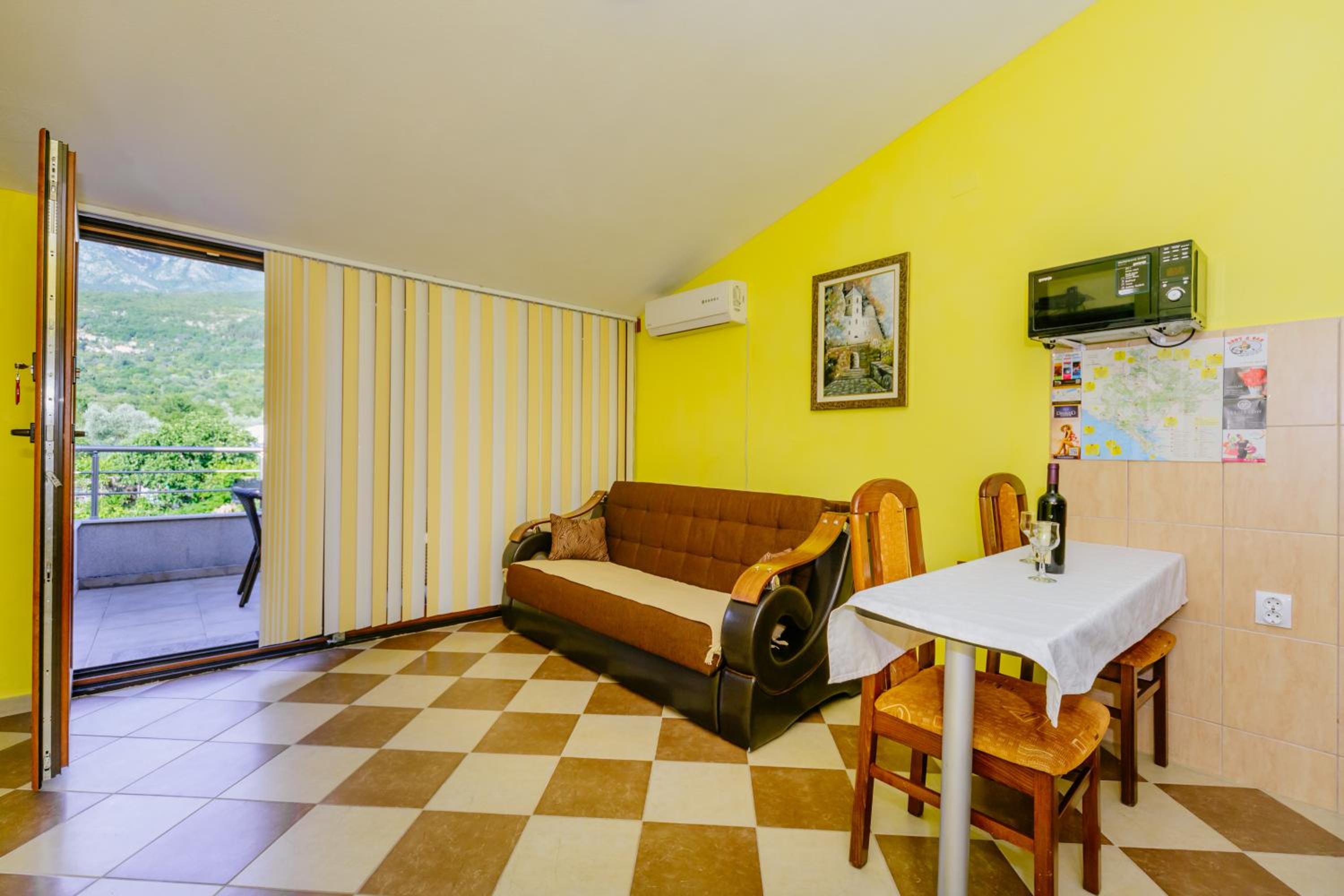 One-Bedroom Apartment with Terrace