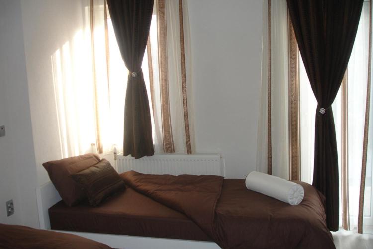 Studio with Balcony - Photo 1