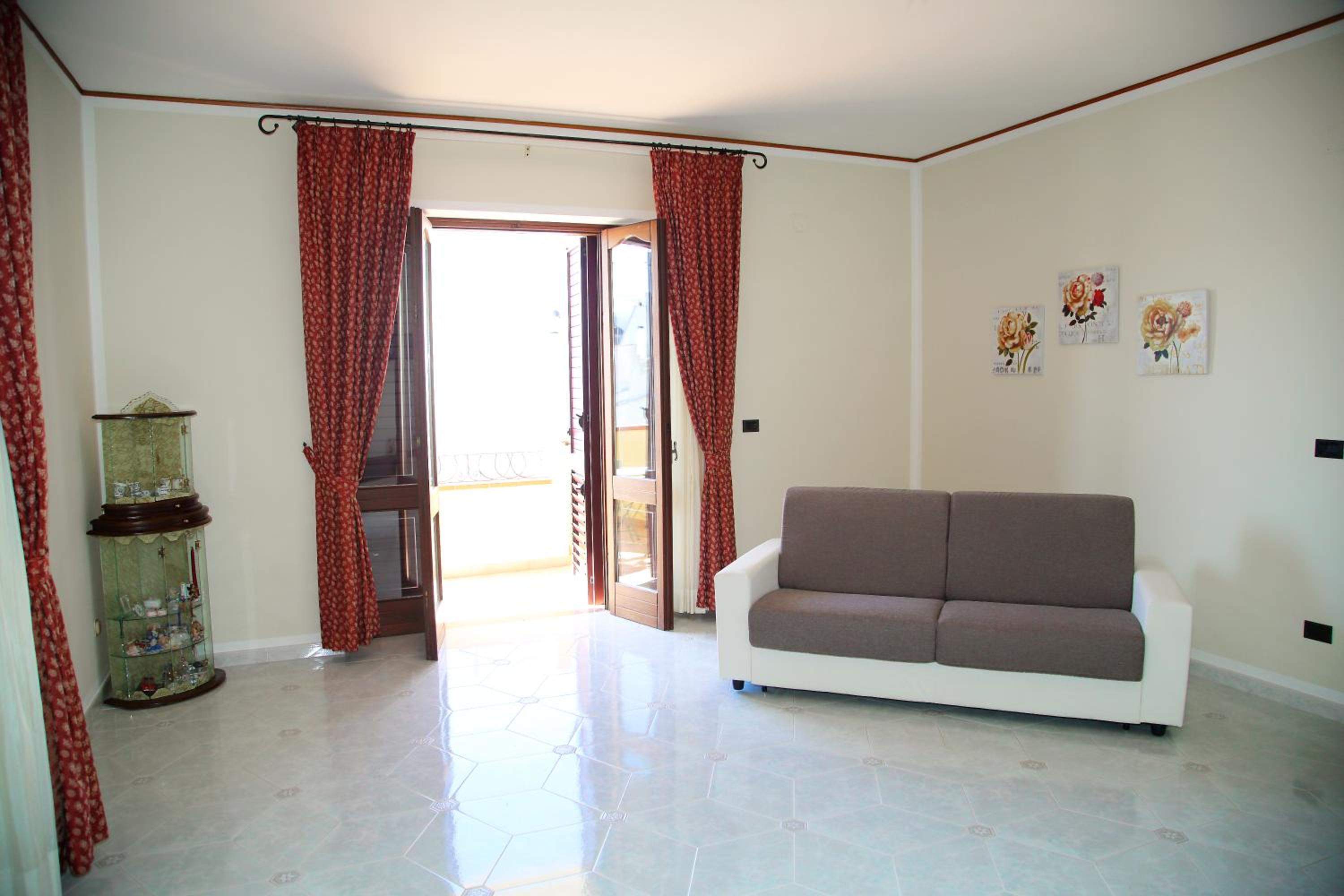 Three-Bedroom Apartment - Photo 24