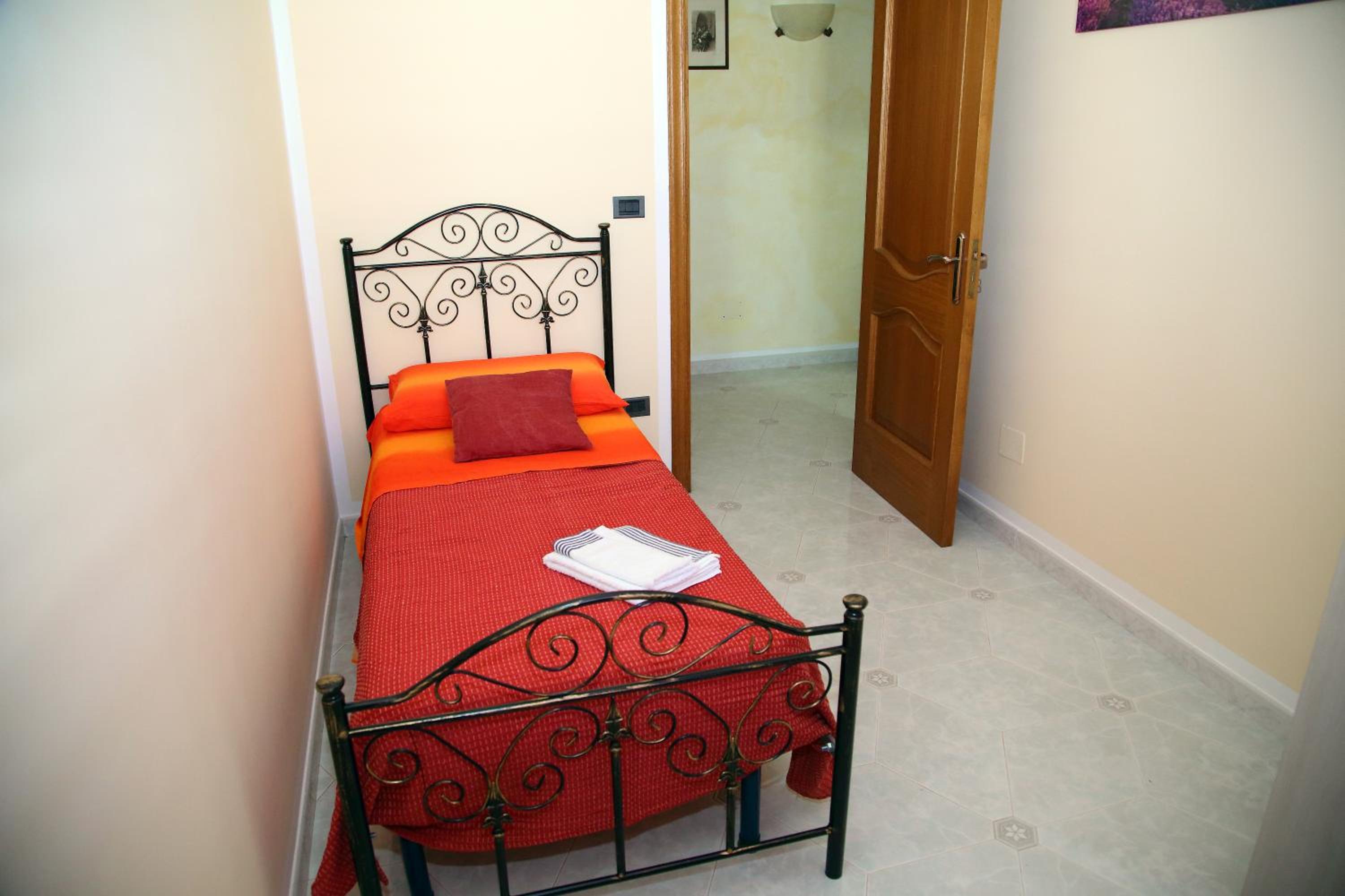Three-Bedroom Apartment - Photo 23