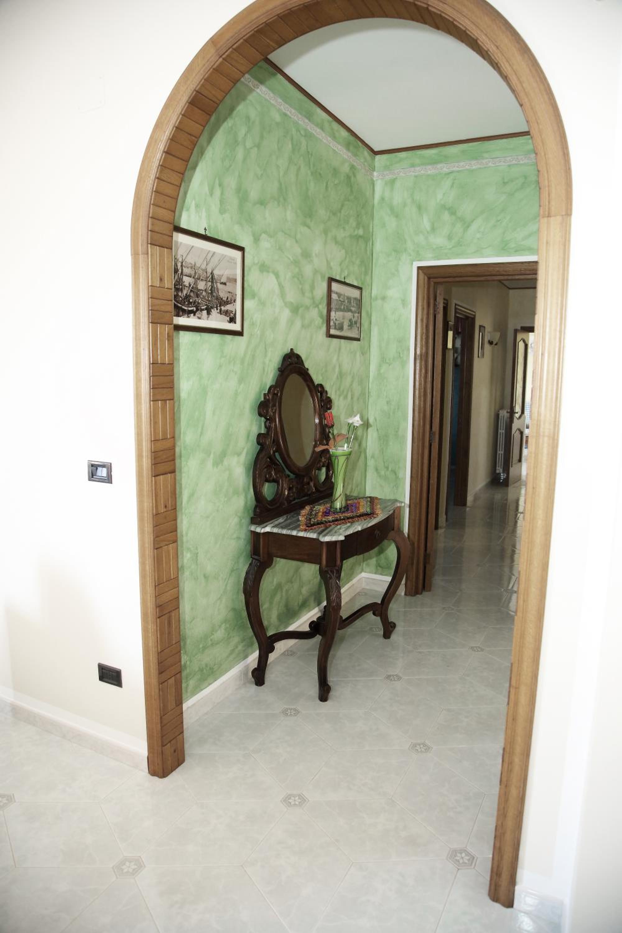 Three-Bedroom Apartment - Photo 22