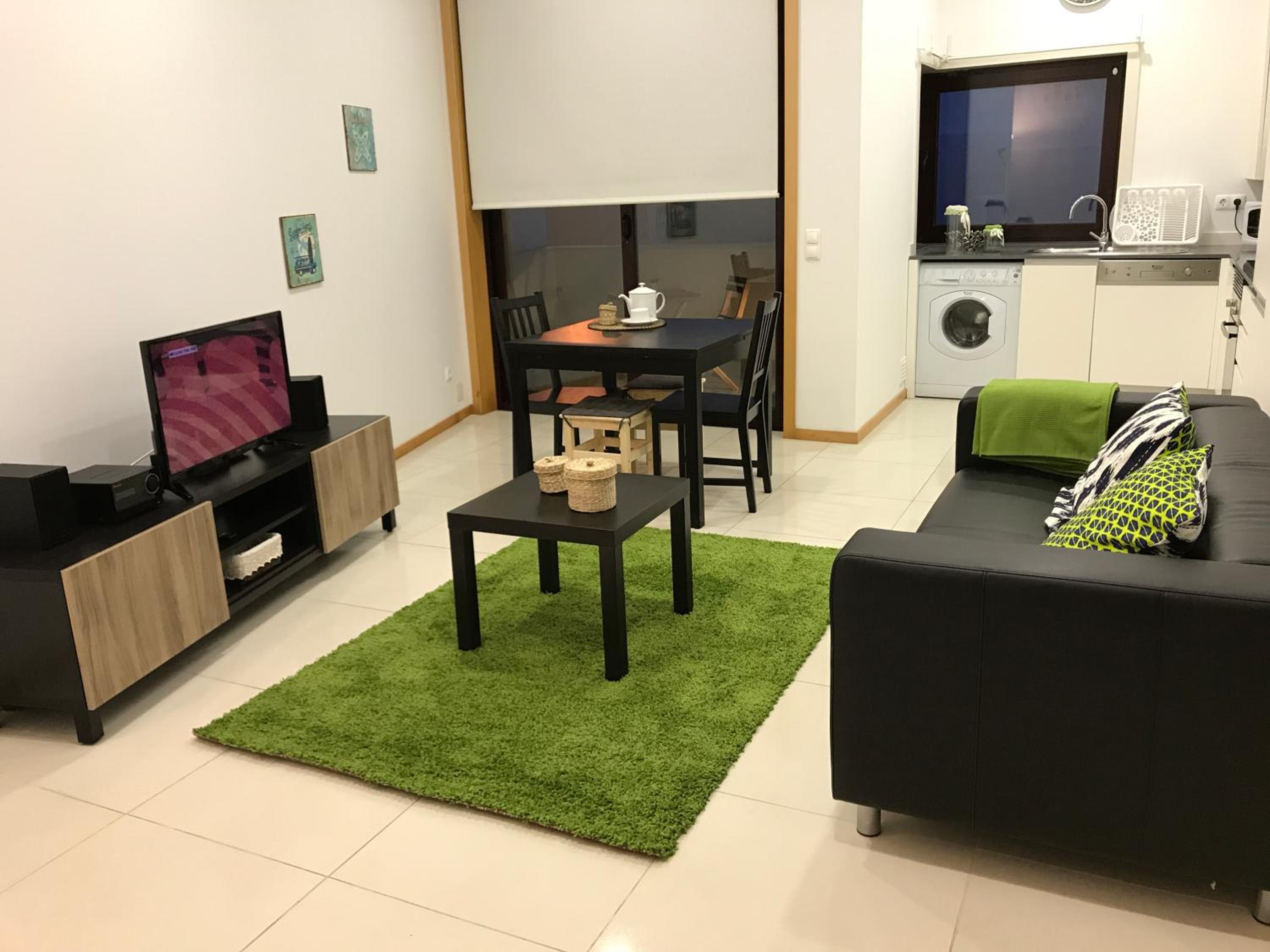 Apartment with Balcony - Photo 8