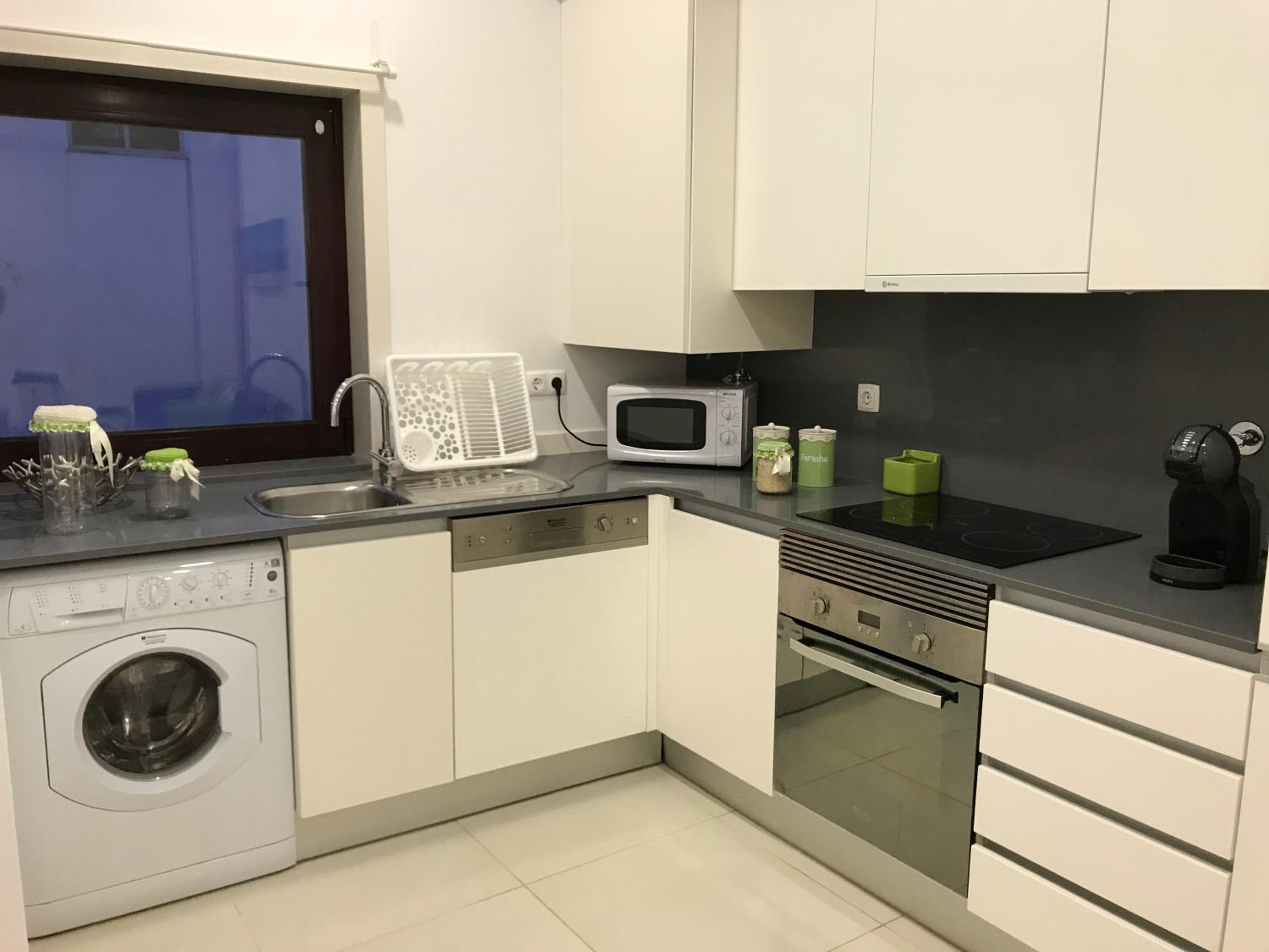 Apartment with Balcony - Photo 11