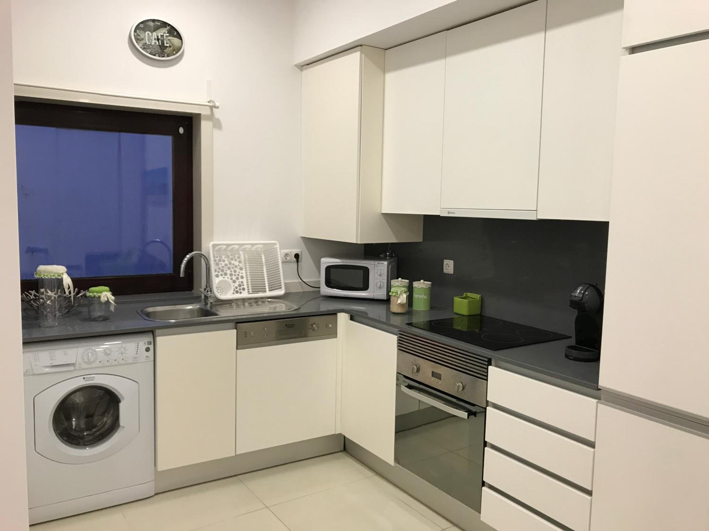 Apartment with Balcony - Photo 15