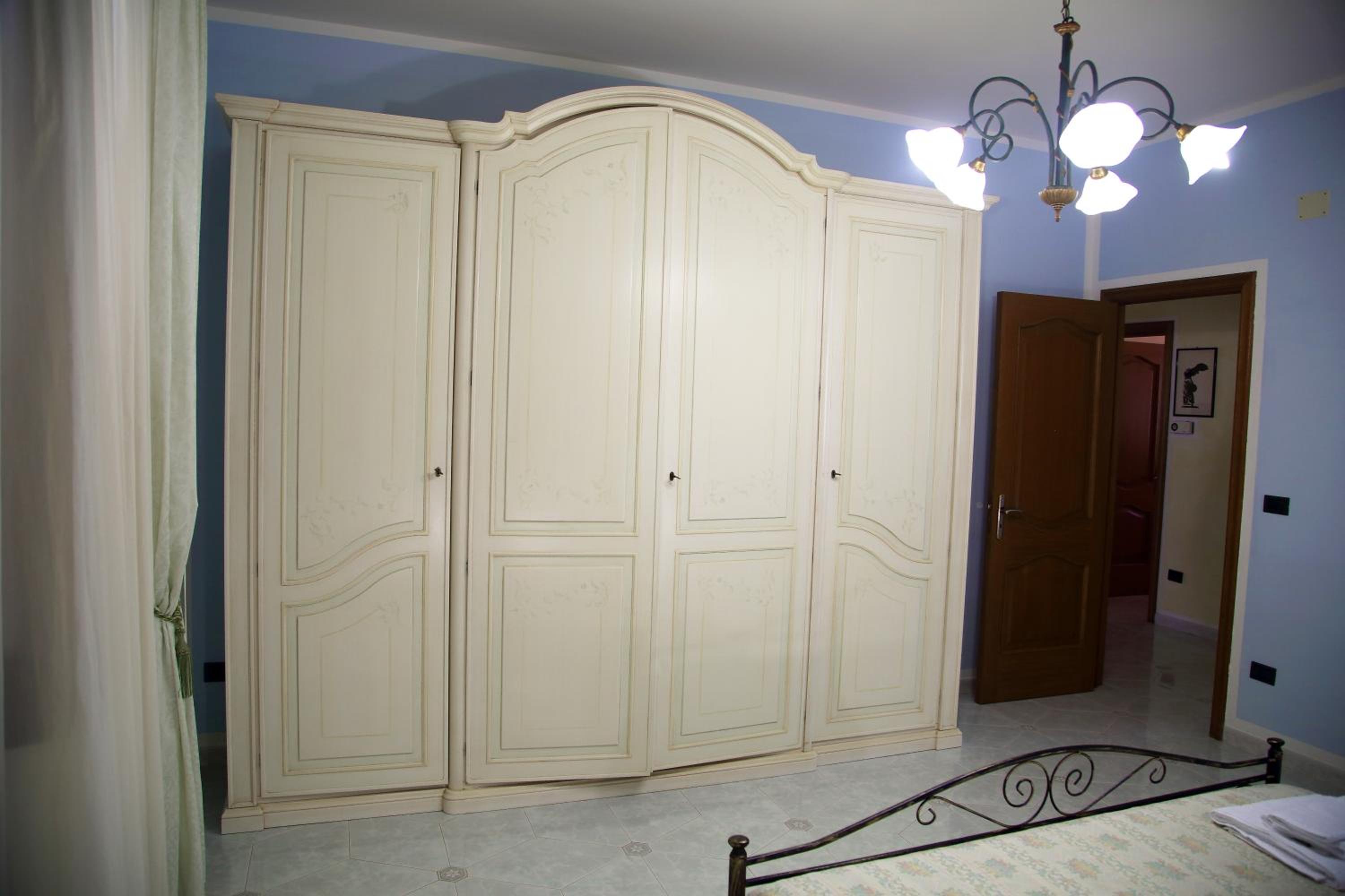 Three-Bedroom Apartment - Photo 13