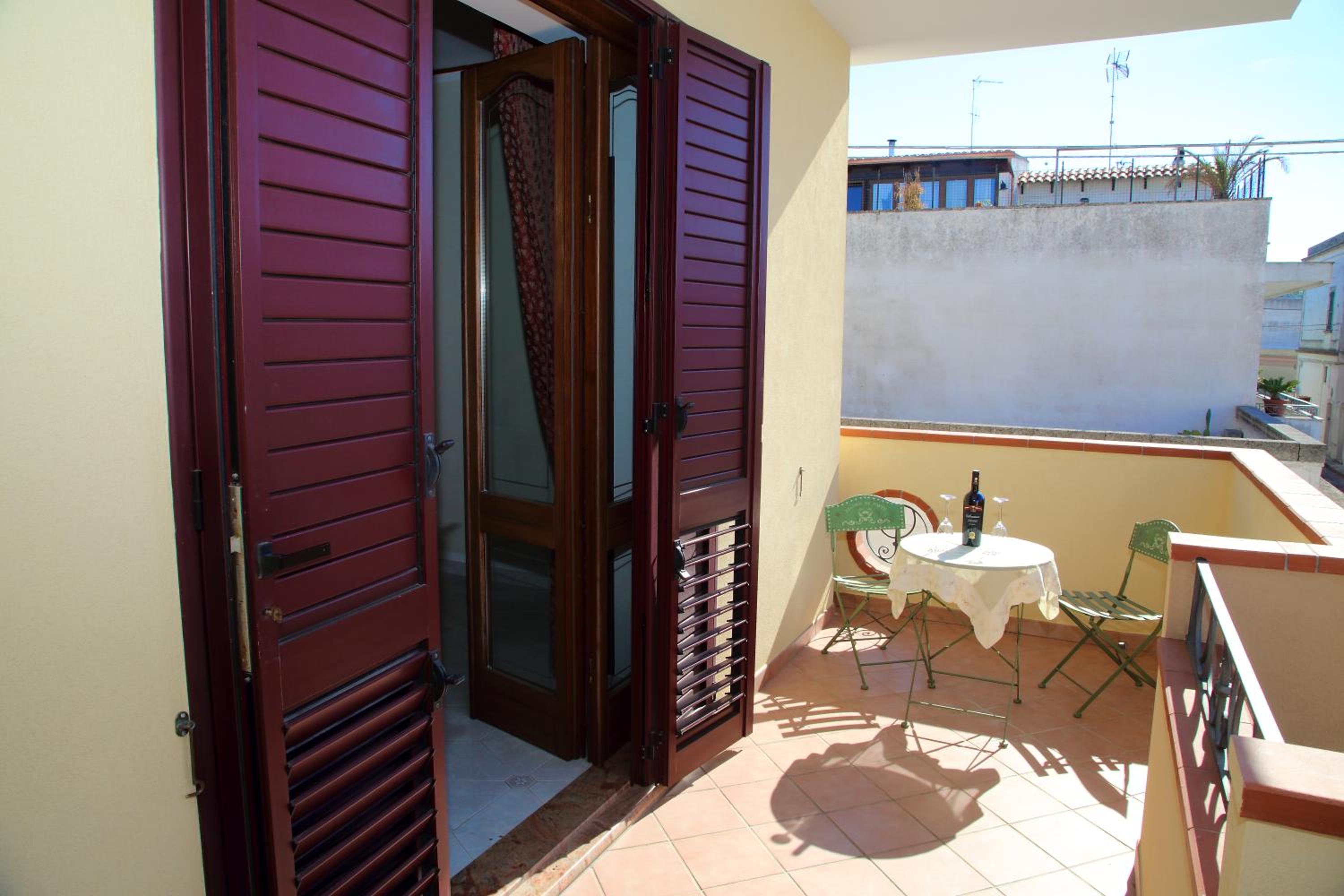 Three-Bedroom Apartment - Photo 9