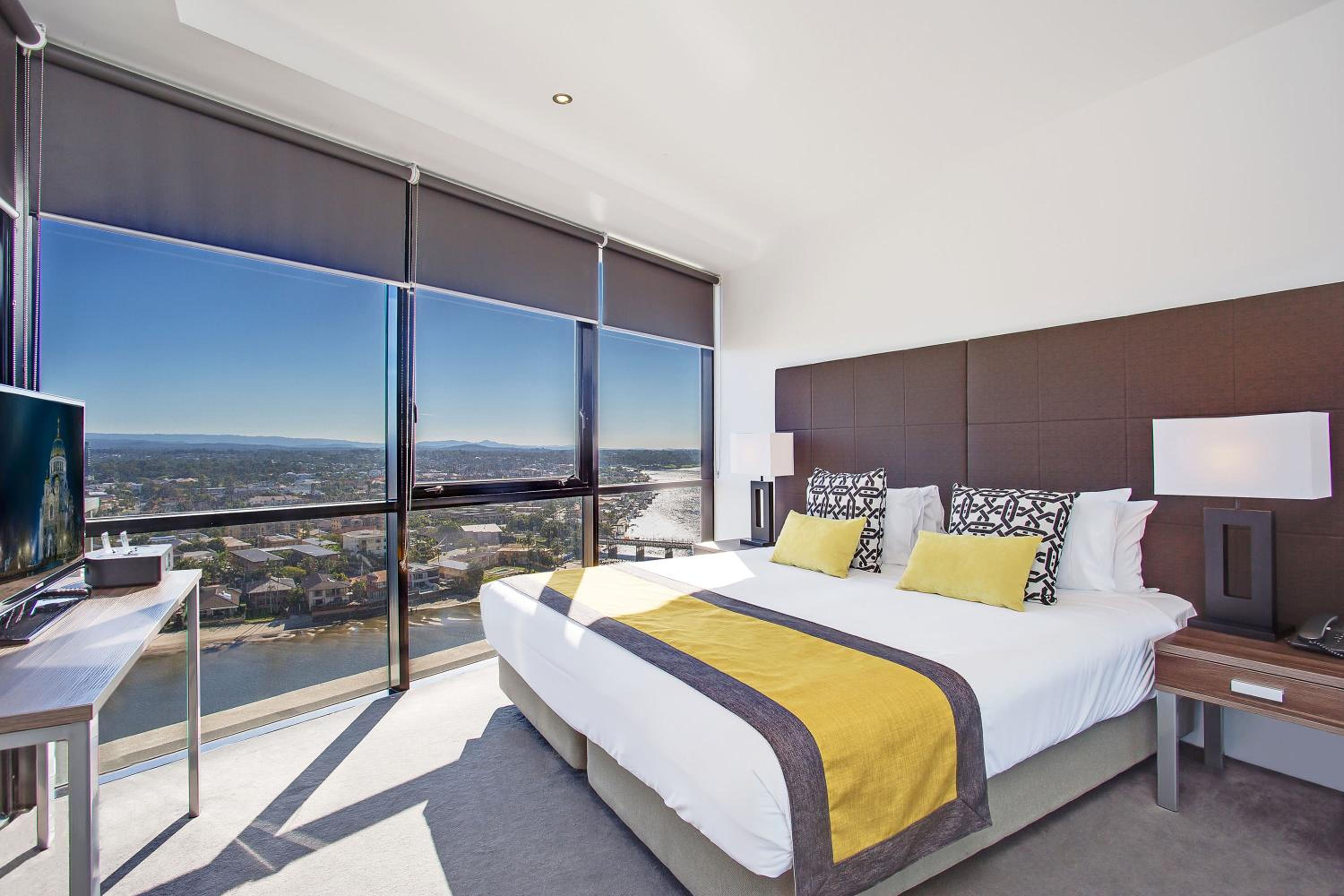 One-Bedroom Apartment With Spa Bath - Photo 2