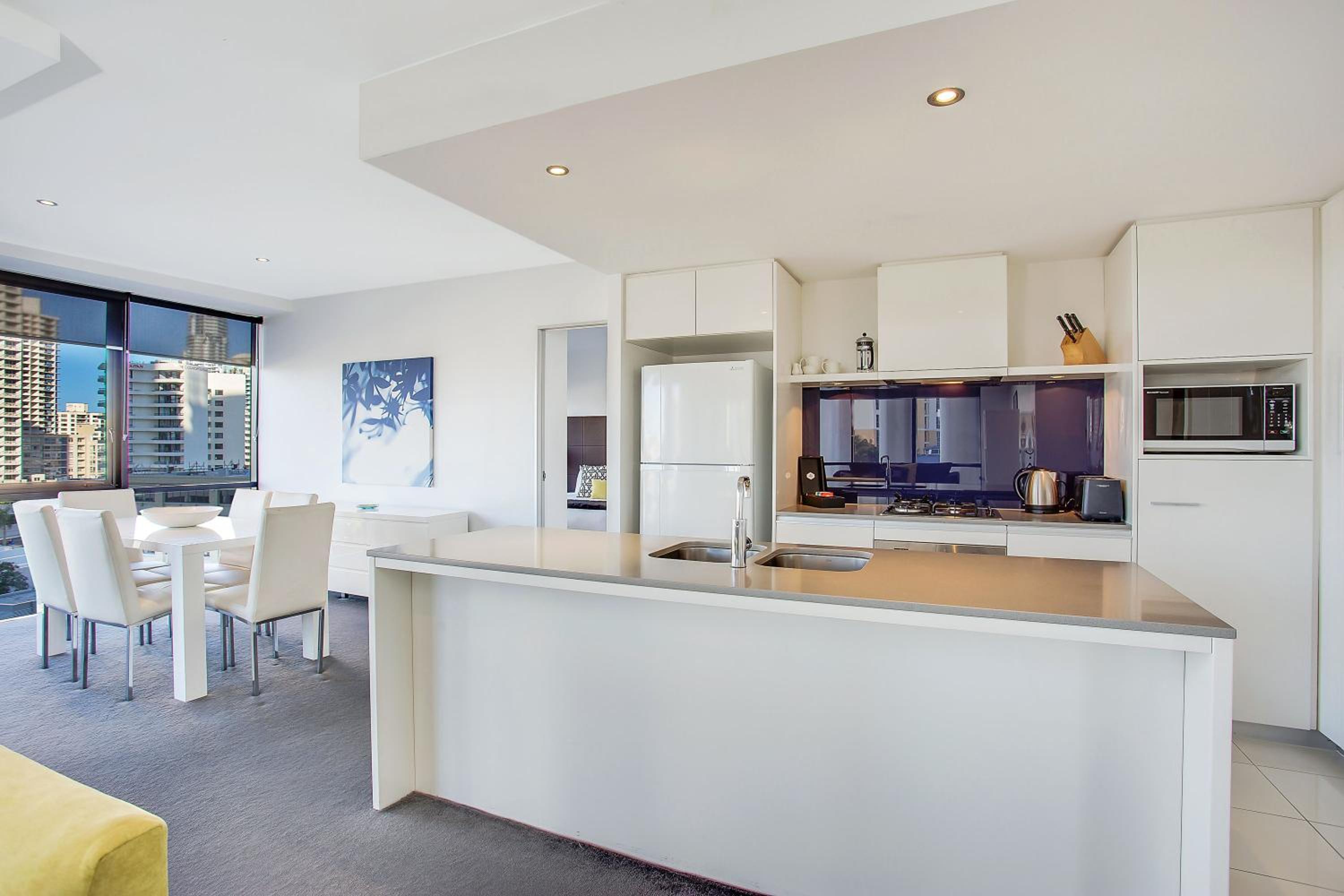 Two-Bedroom Apartment With Spa Bath - Photo 2