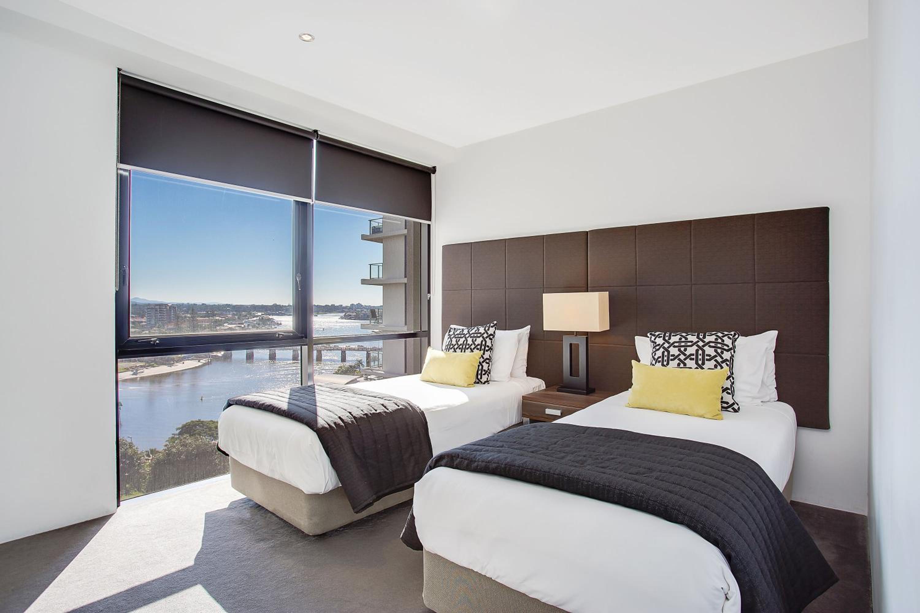 Two-Bedroom Apartment With Spa Bath - Photo 7