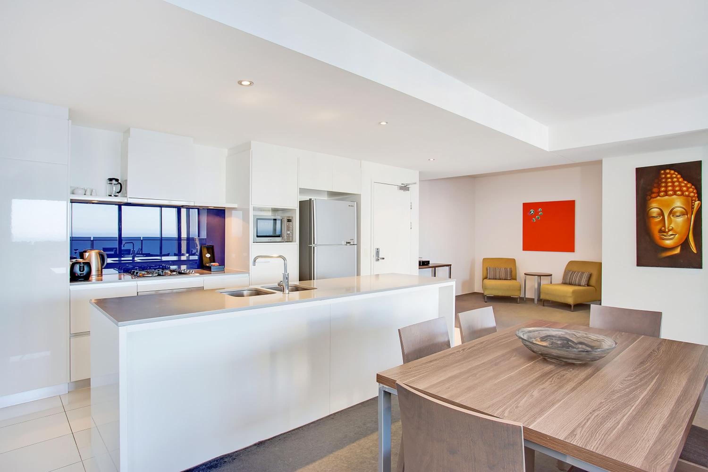 Two-Bedroom Apartment With Ocean View And Spa Bath - Photo 7