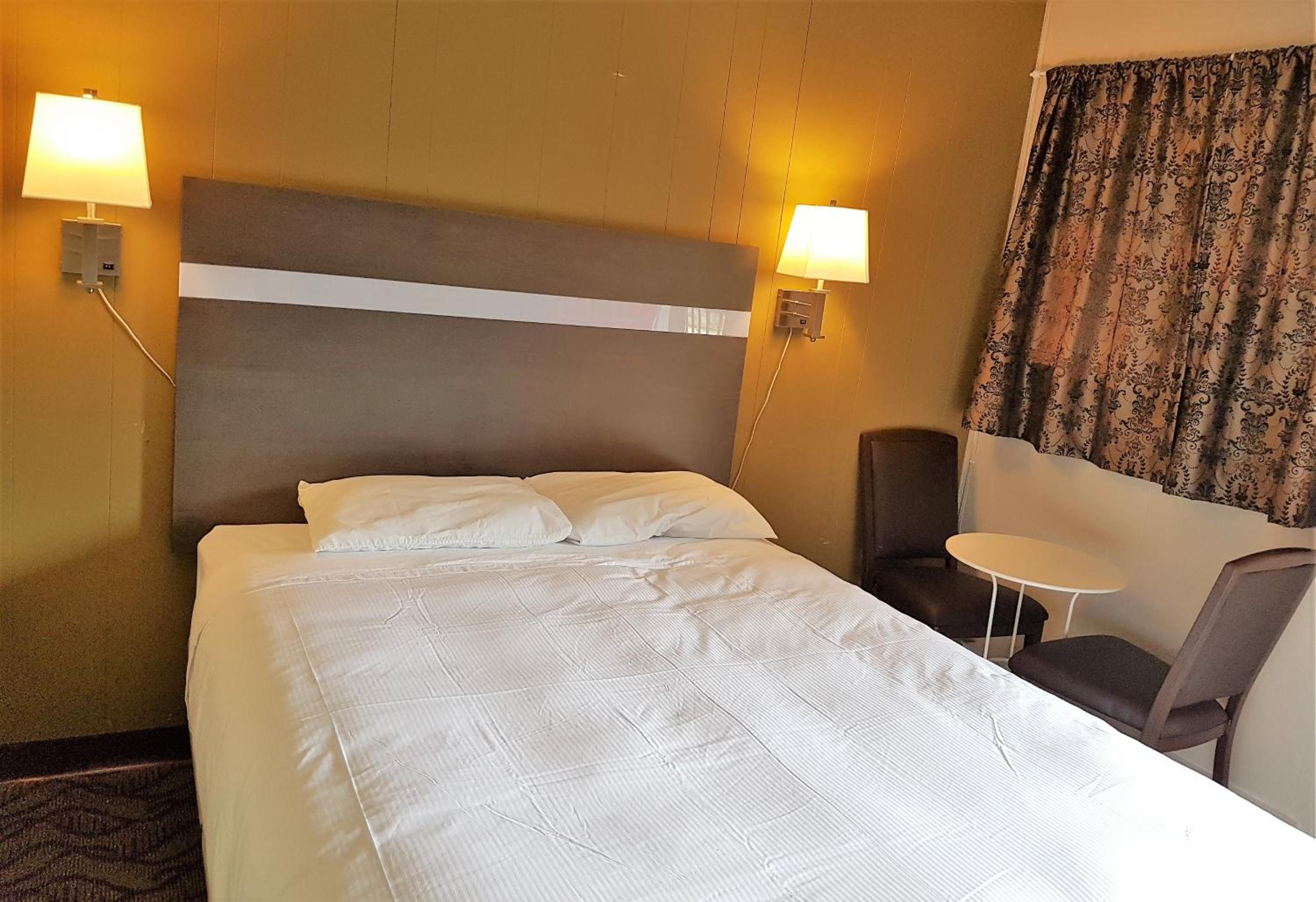 Small Double Room photo 1