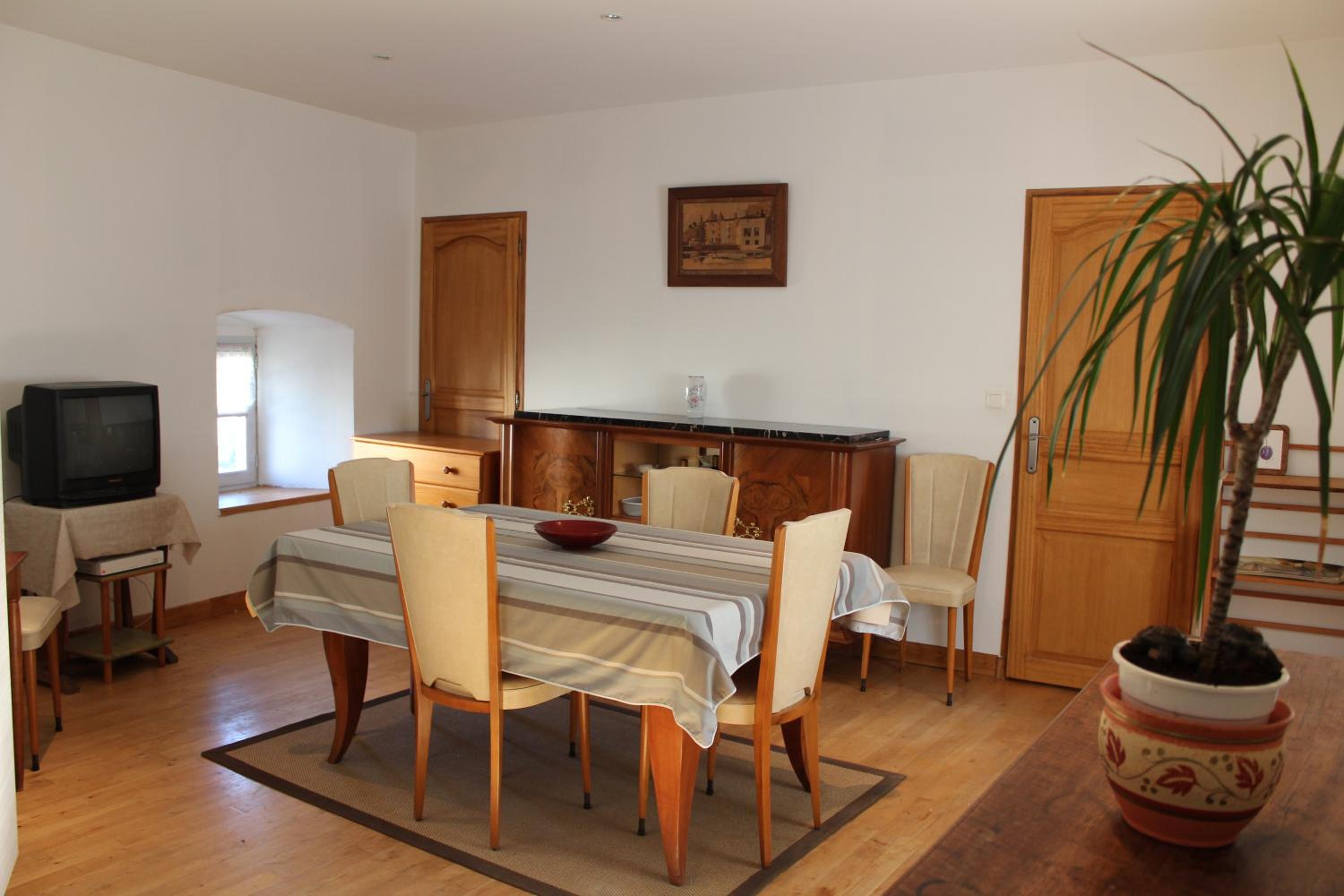 Two-Bedroom House photo 3
