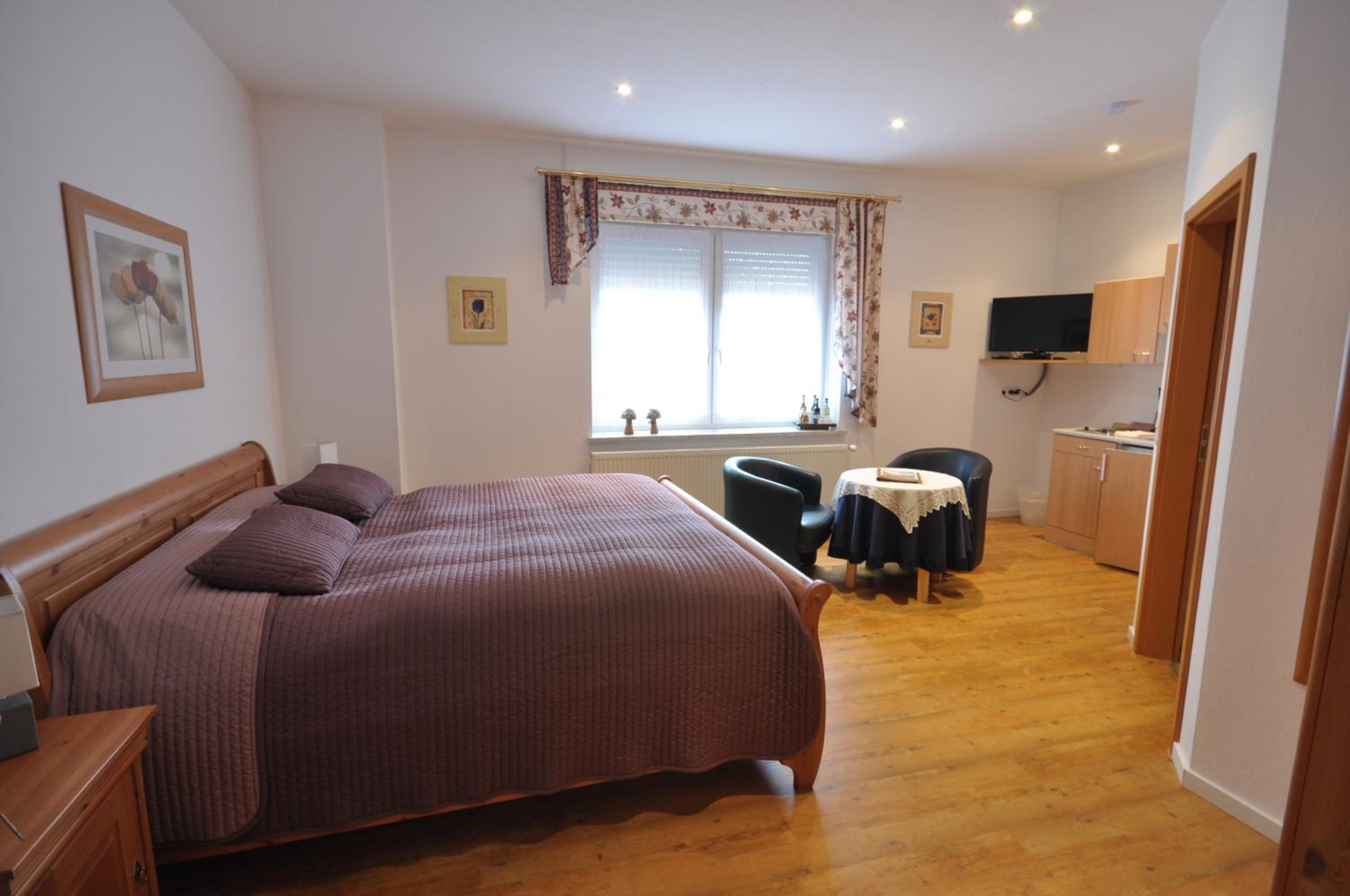 Double or Twin Room - Photo 2