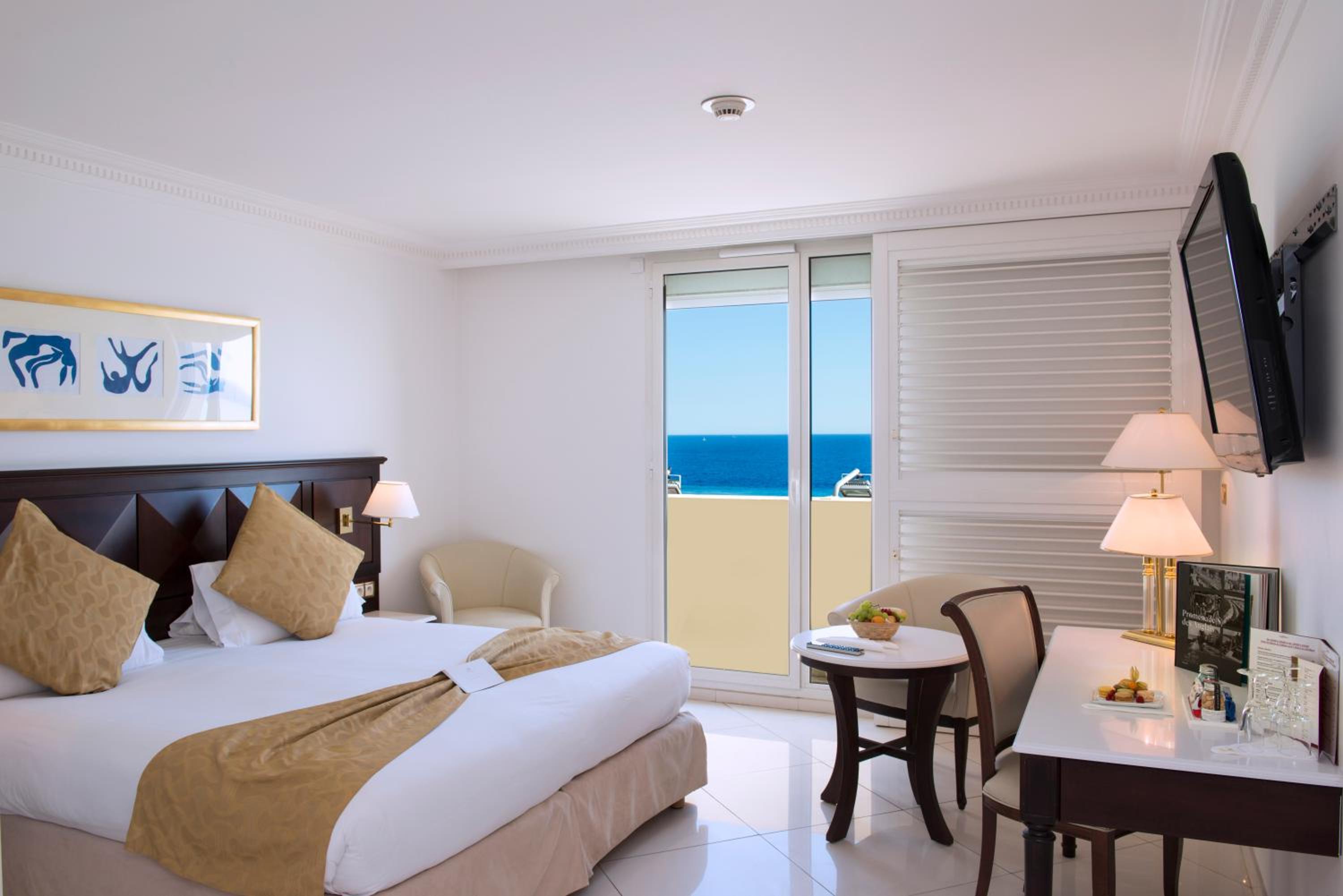 Deluxe Room with Sea View - Photo 1