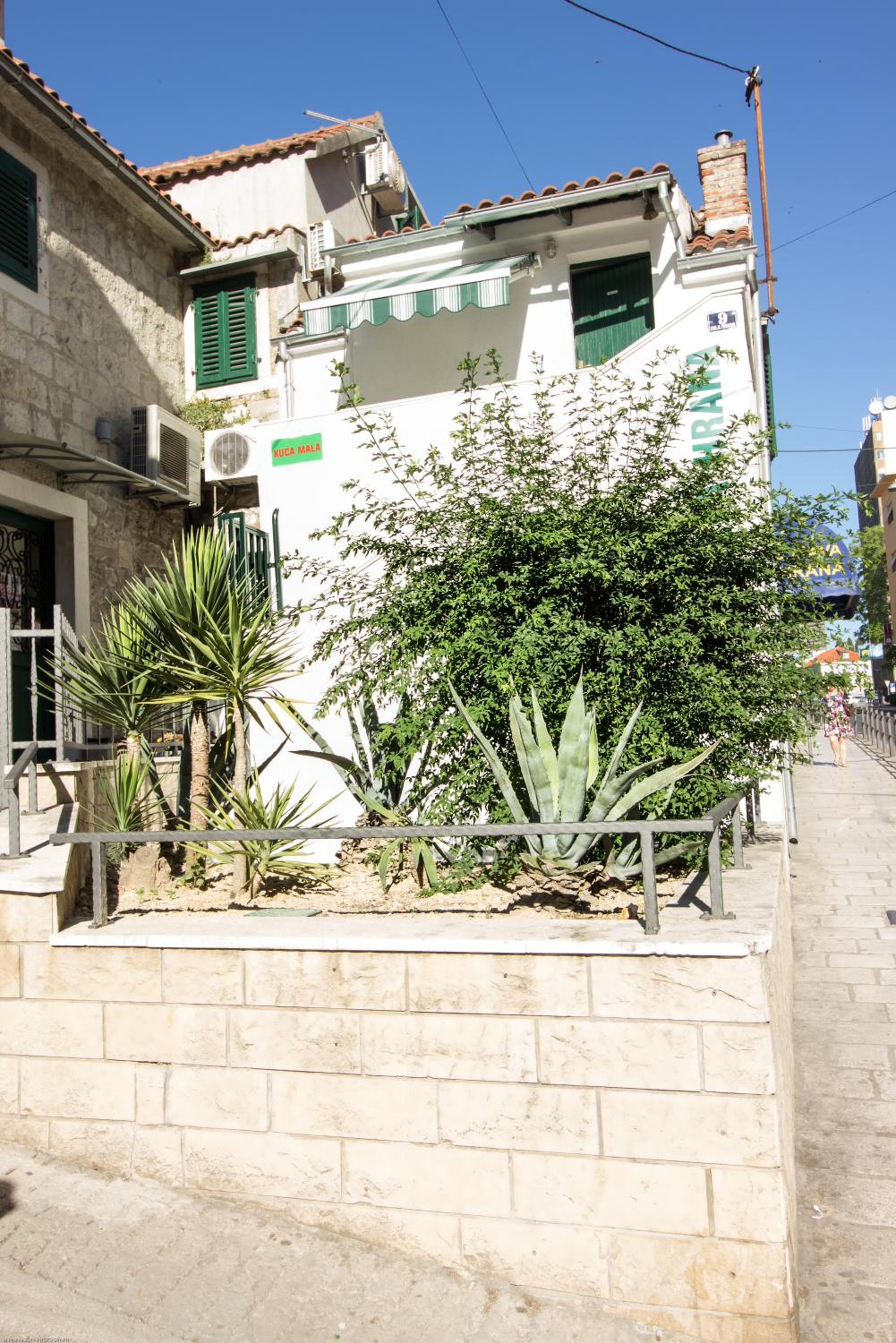 Duplex Apartment - Photo 2