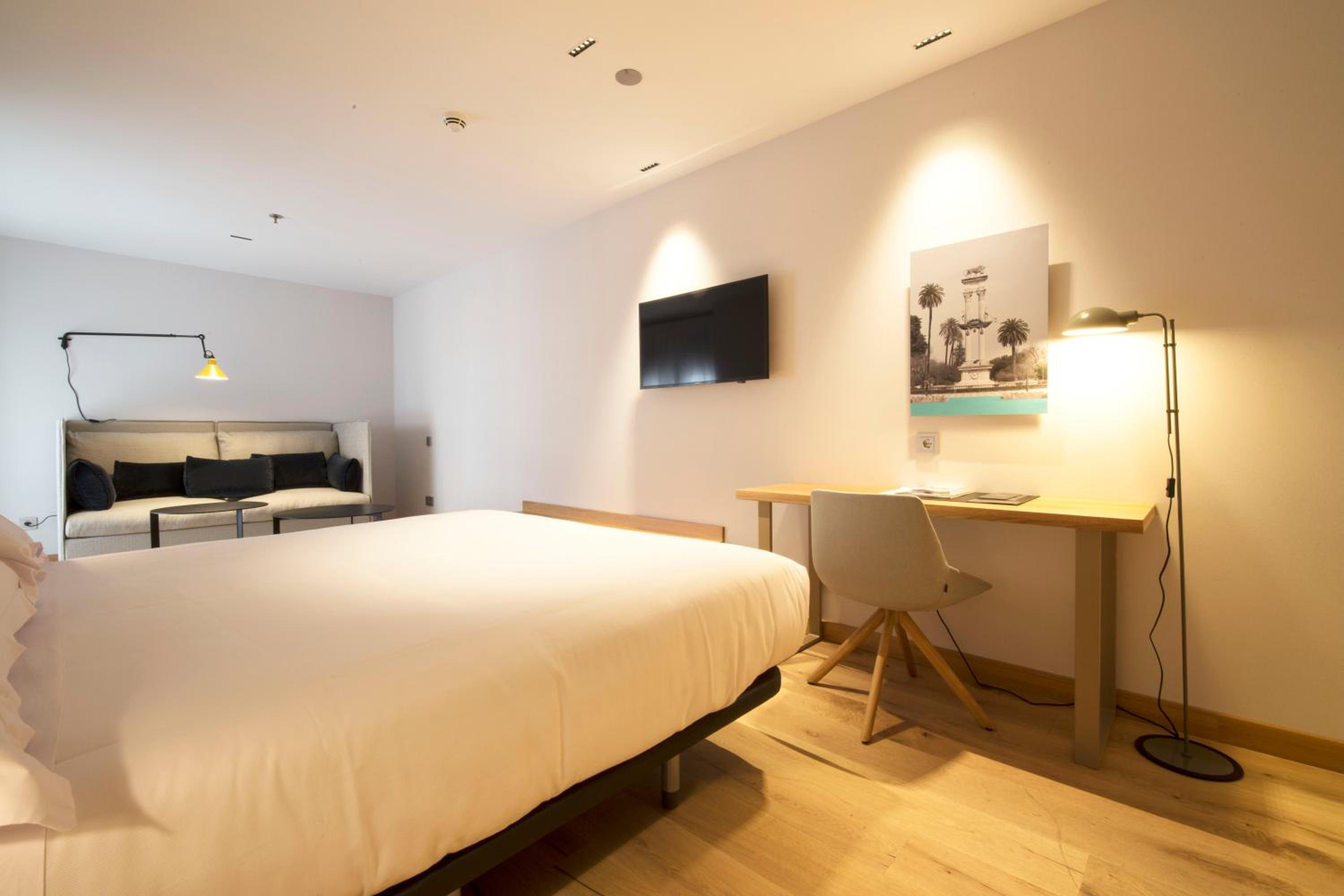 Junior Suite (3 Adults) - Photo 4