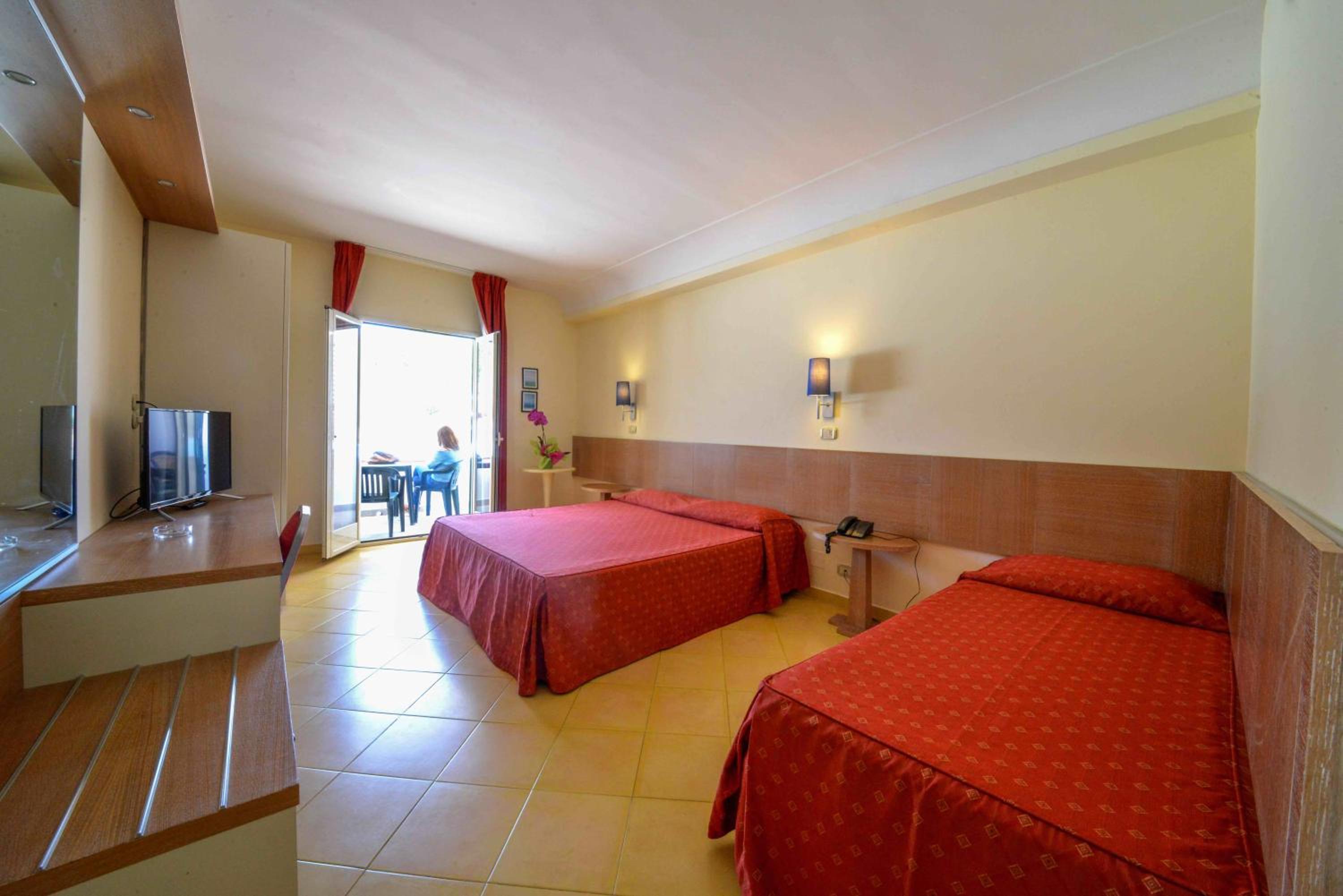 Superior Triple Room photo 1