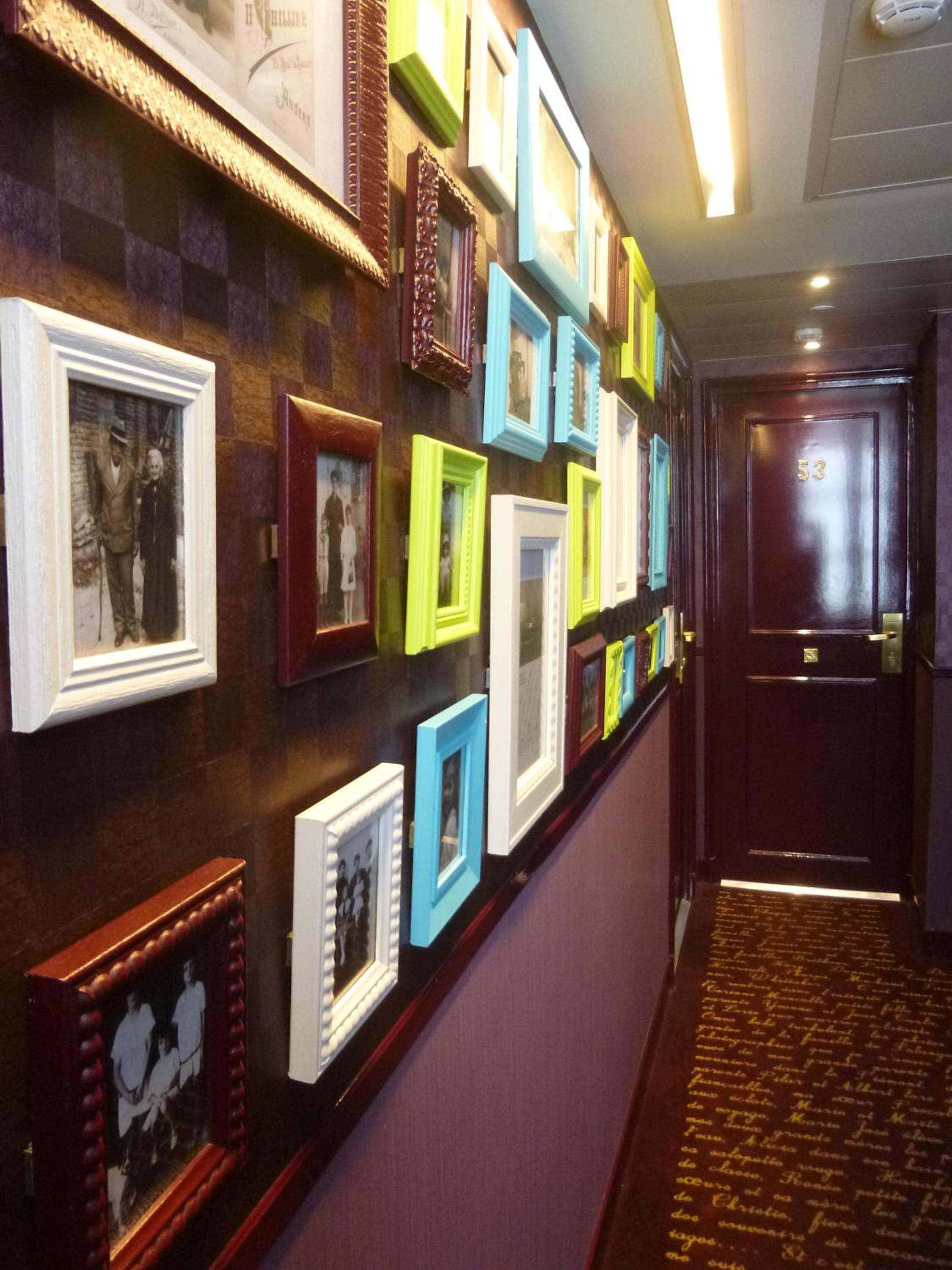 Two Rooms next to Each Other photo 3
