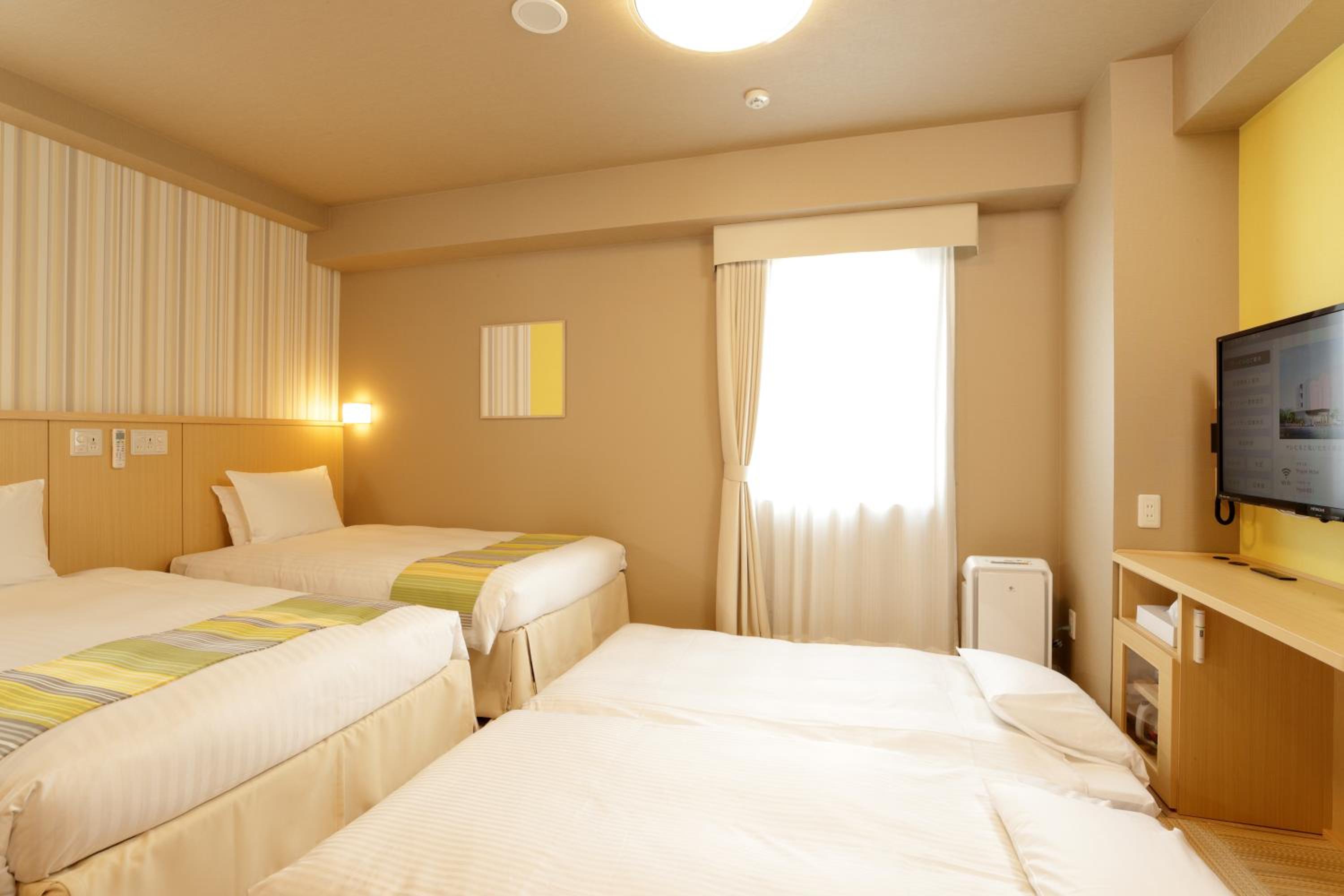 Twin Room with 2 Futons (4 Adult)