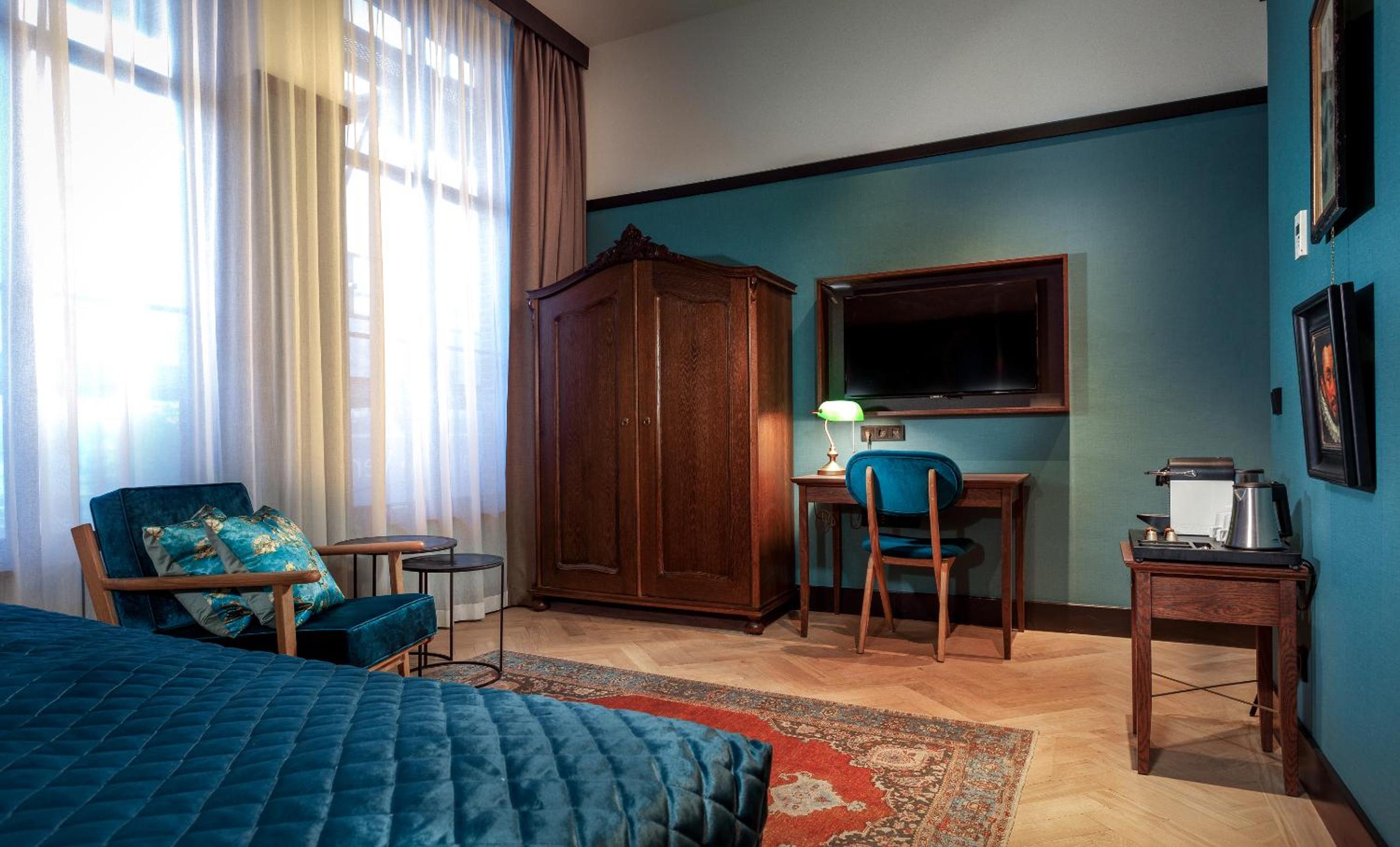 Superior King Room